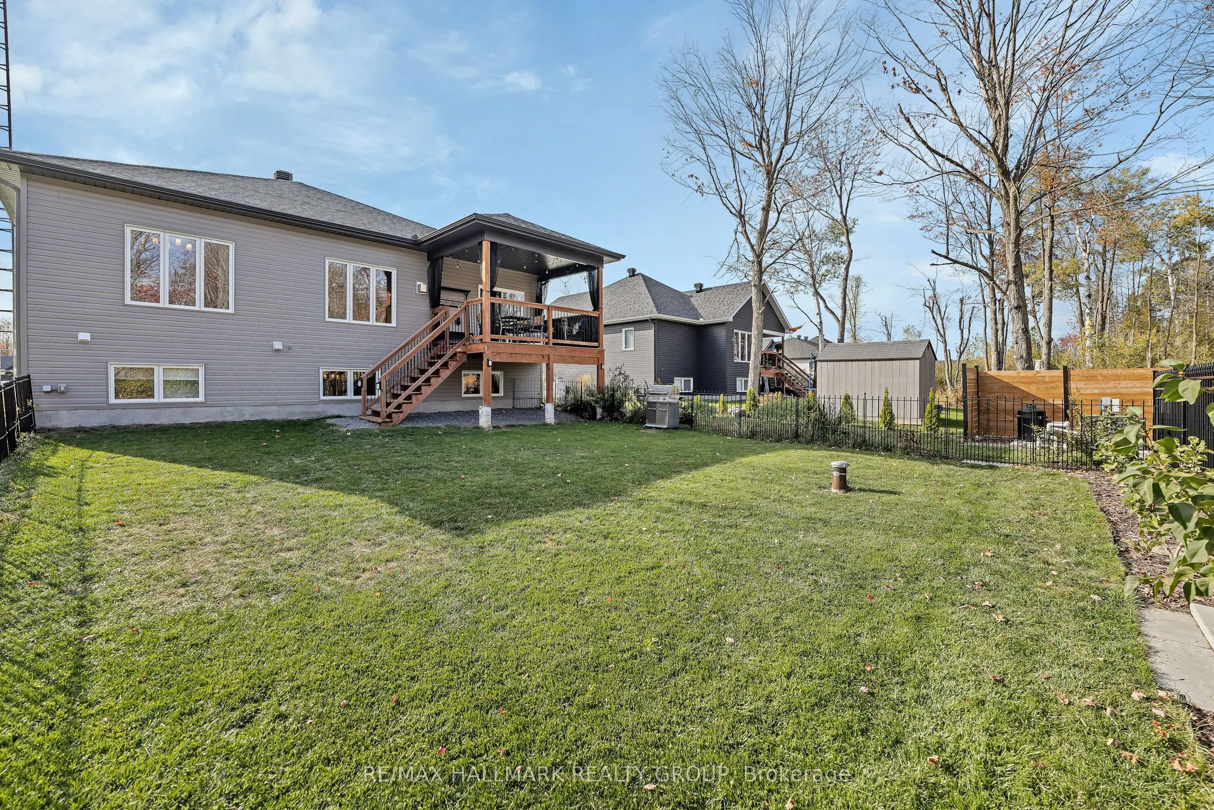 1350 Country Lane