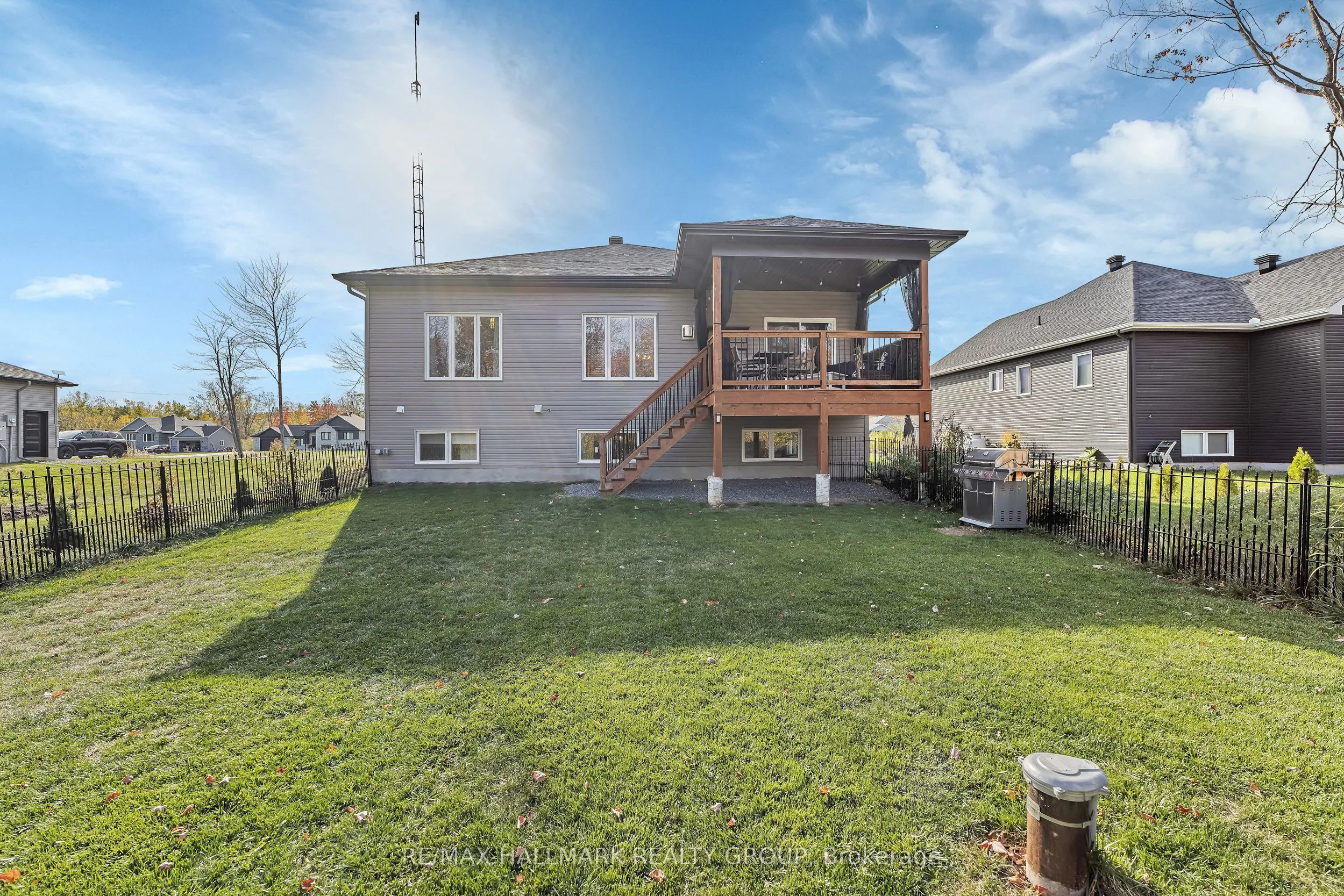 1350 Country Lane