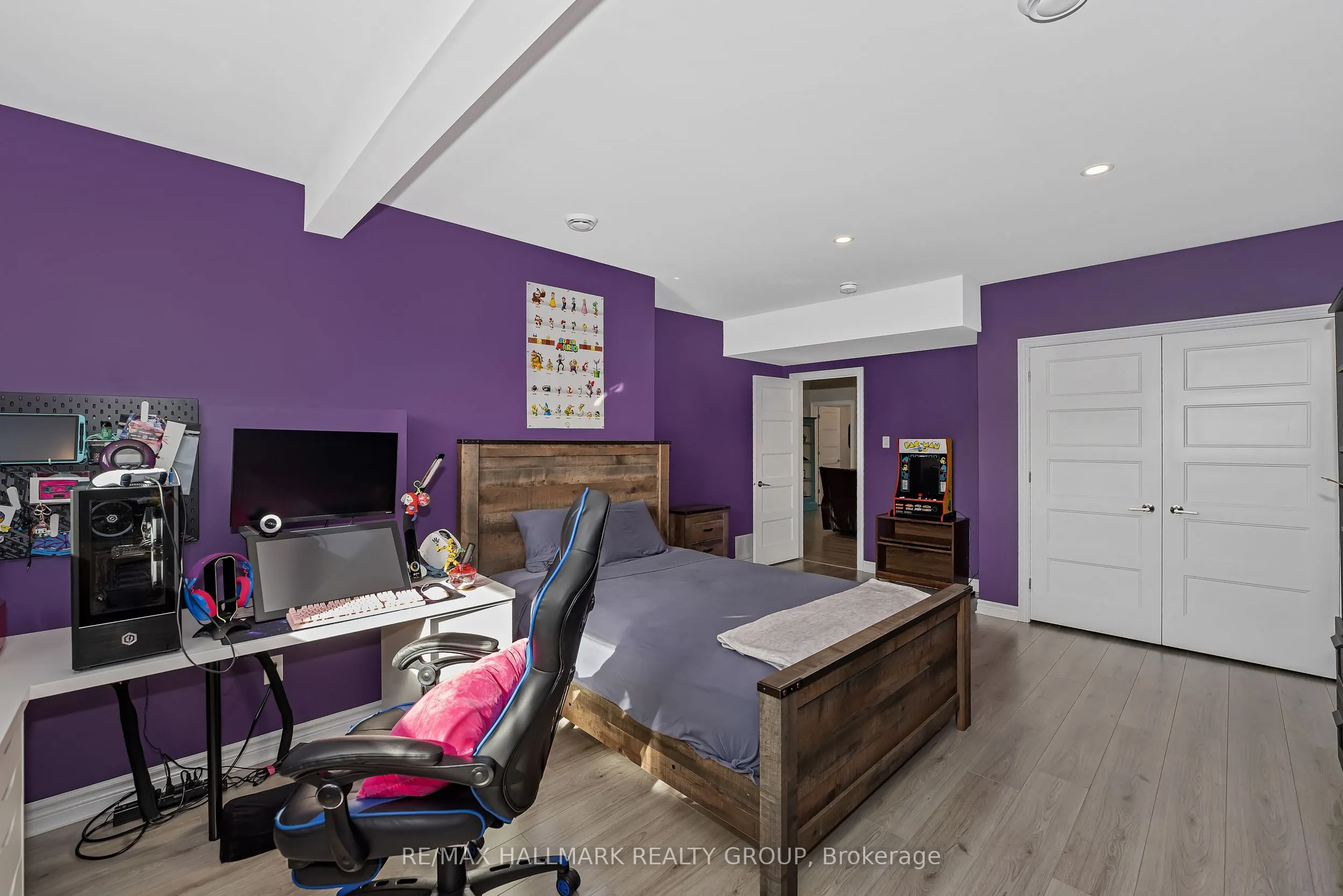 1350 Country Lane