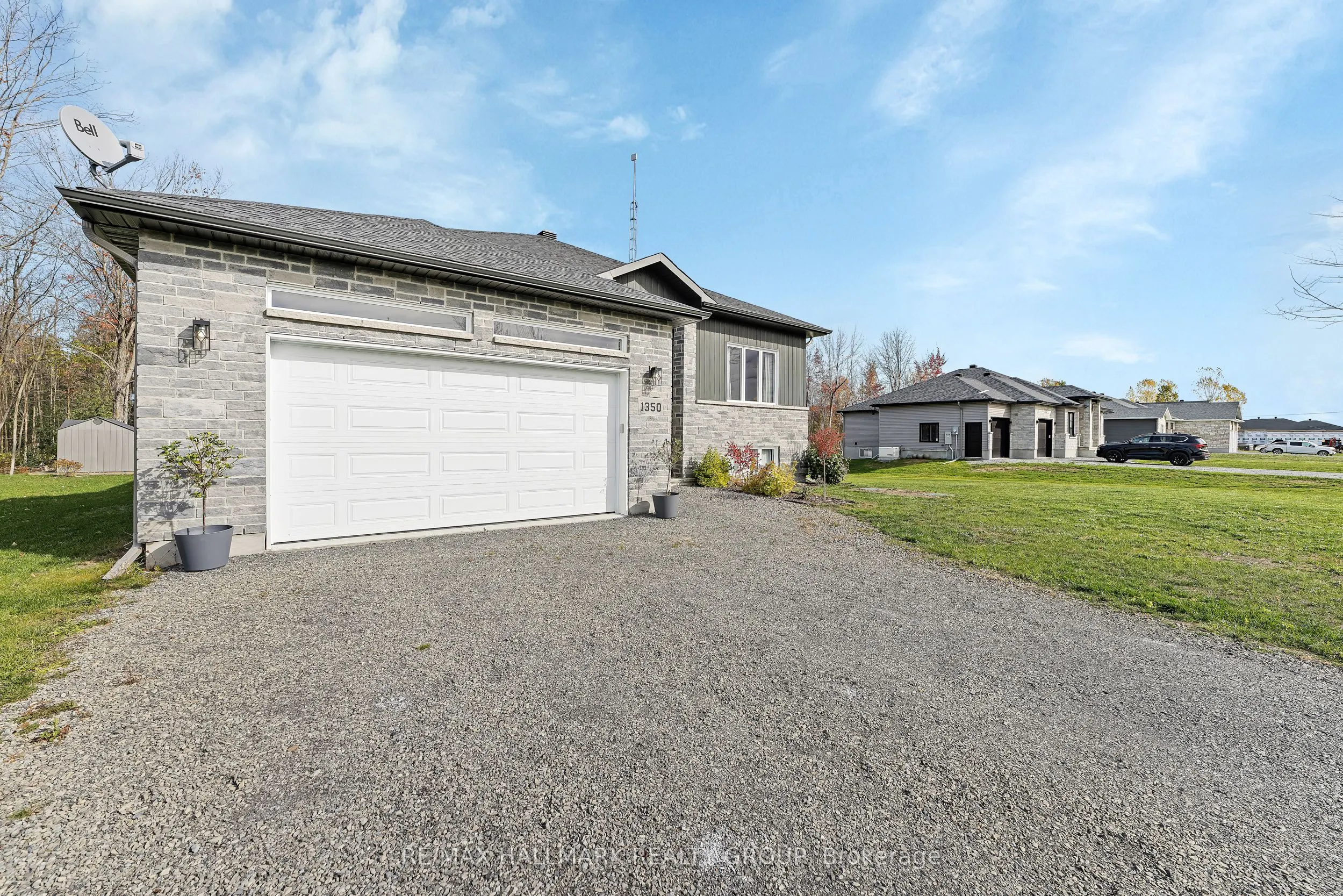 1350 Country Lane