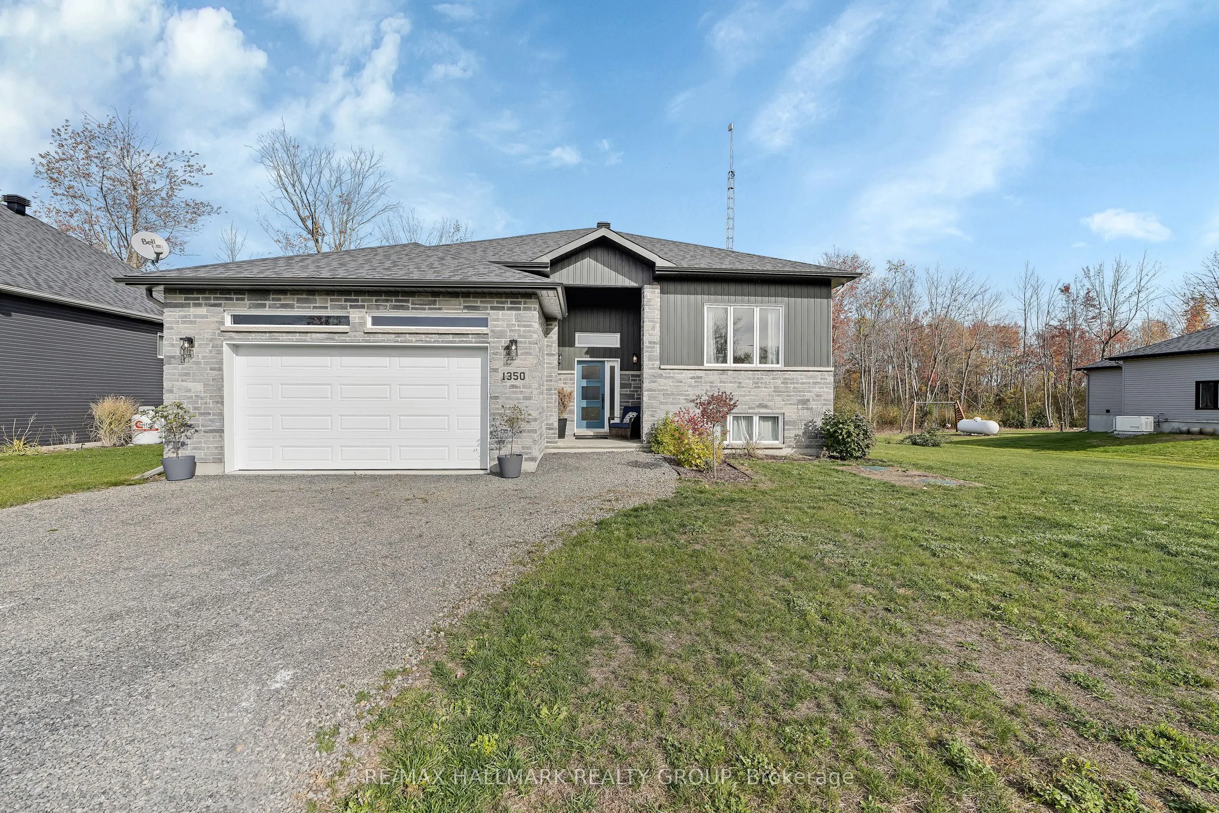 1350 Country Lane