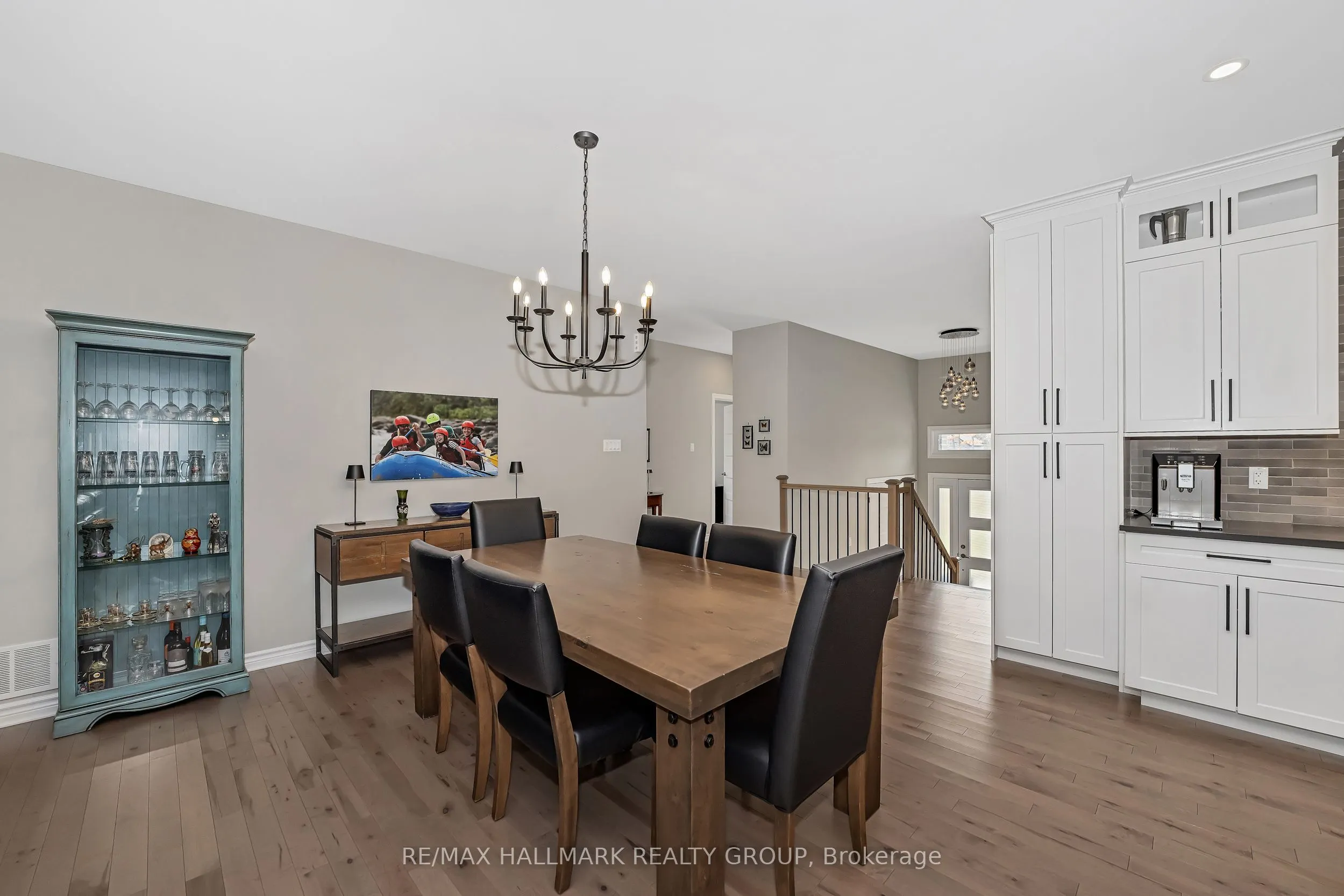 1350 Country Lane