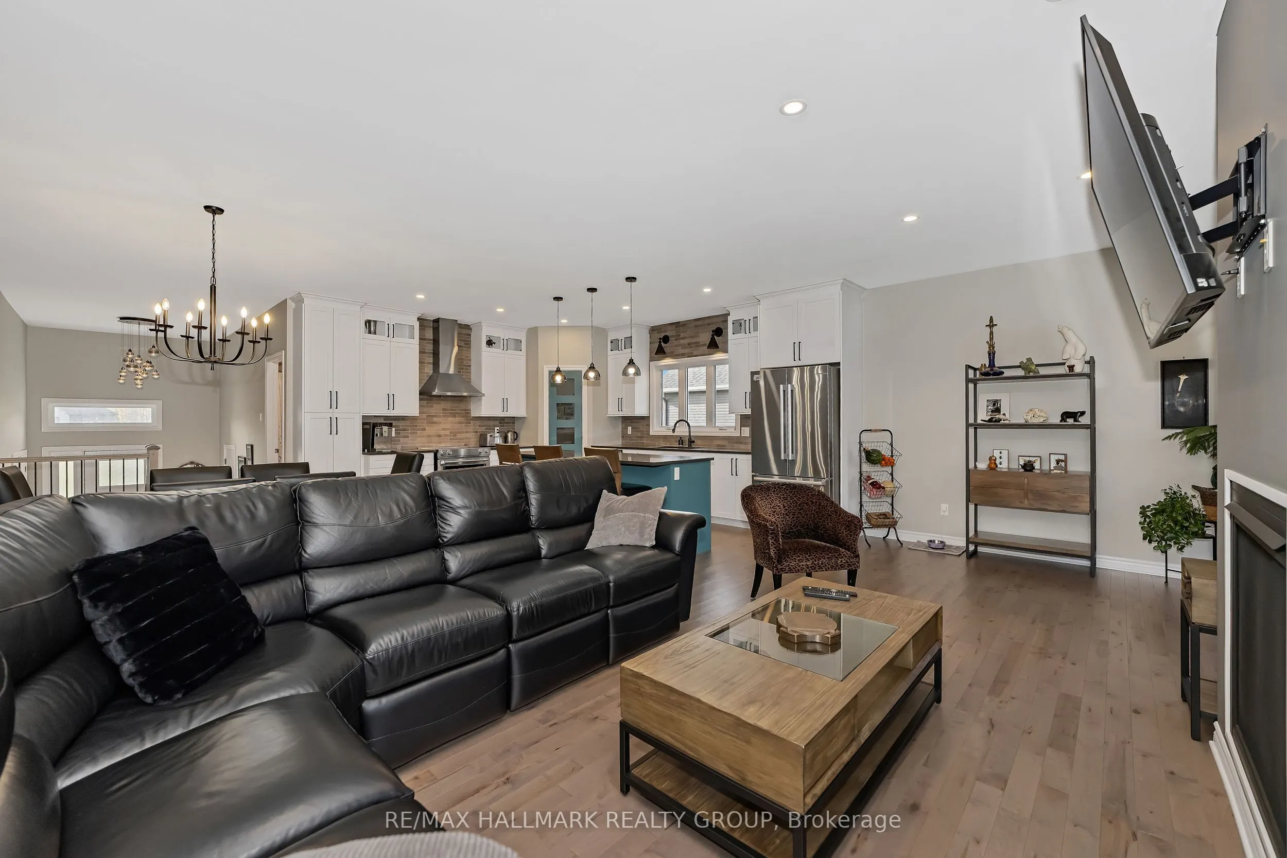 1350 Country Lane