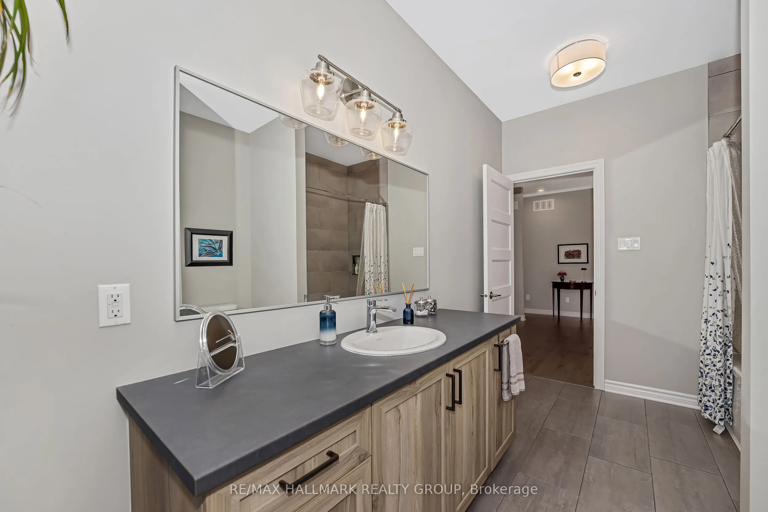 1350 Country Lane