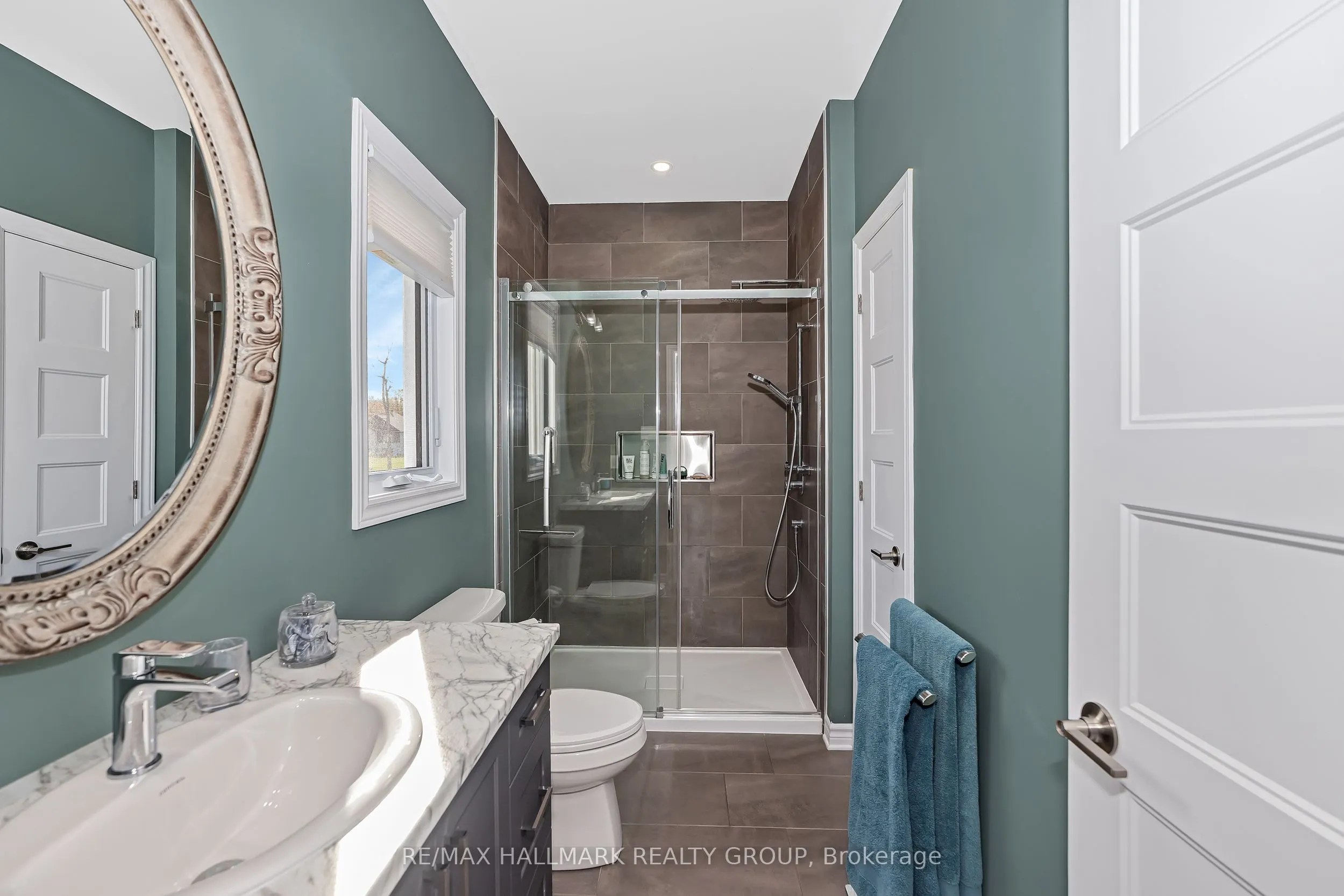 1350 Country Lane