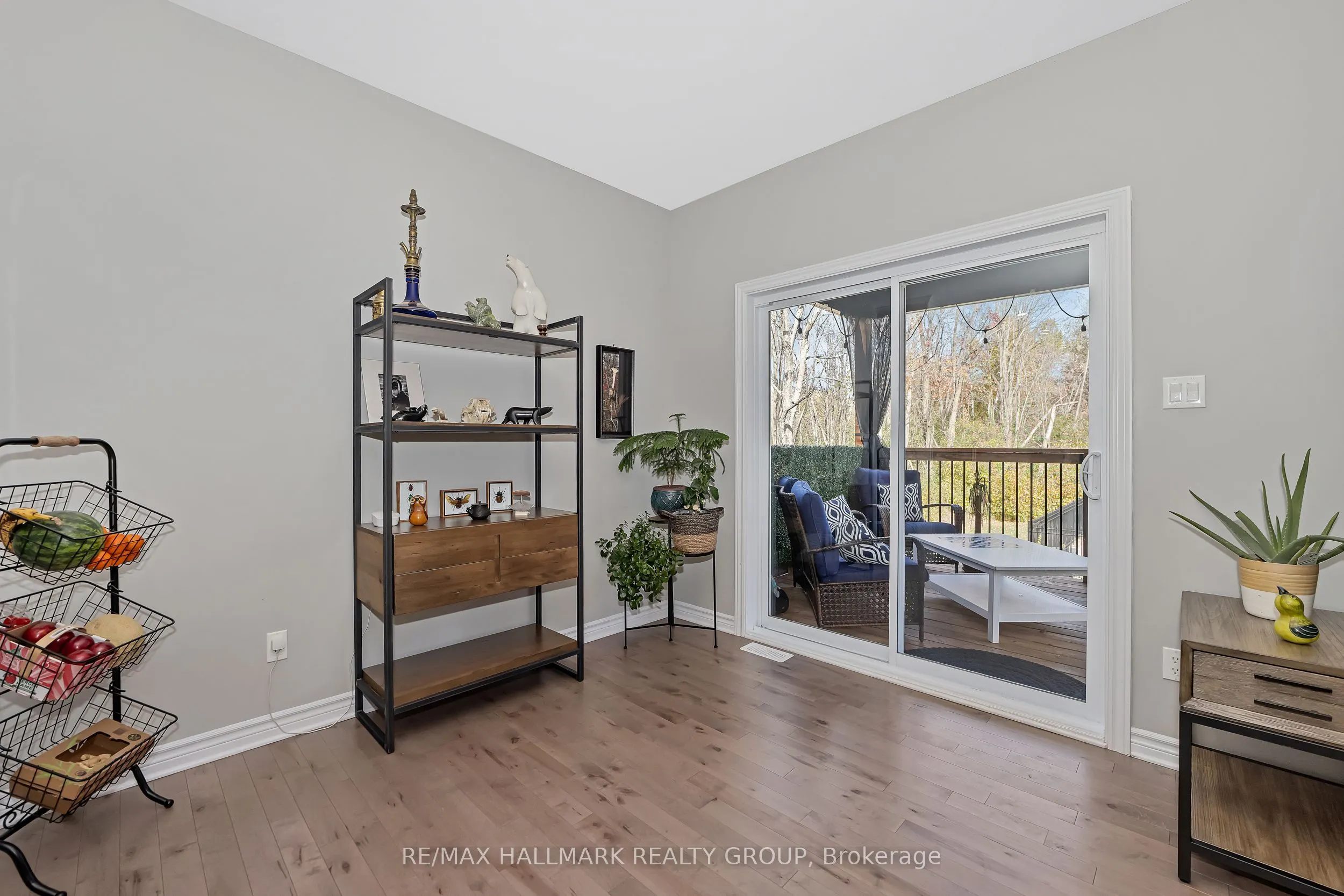 1350 Country Lane