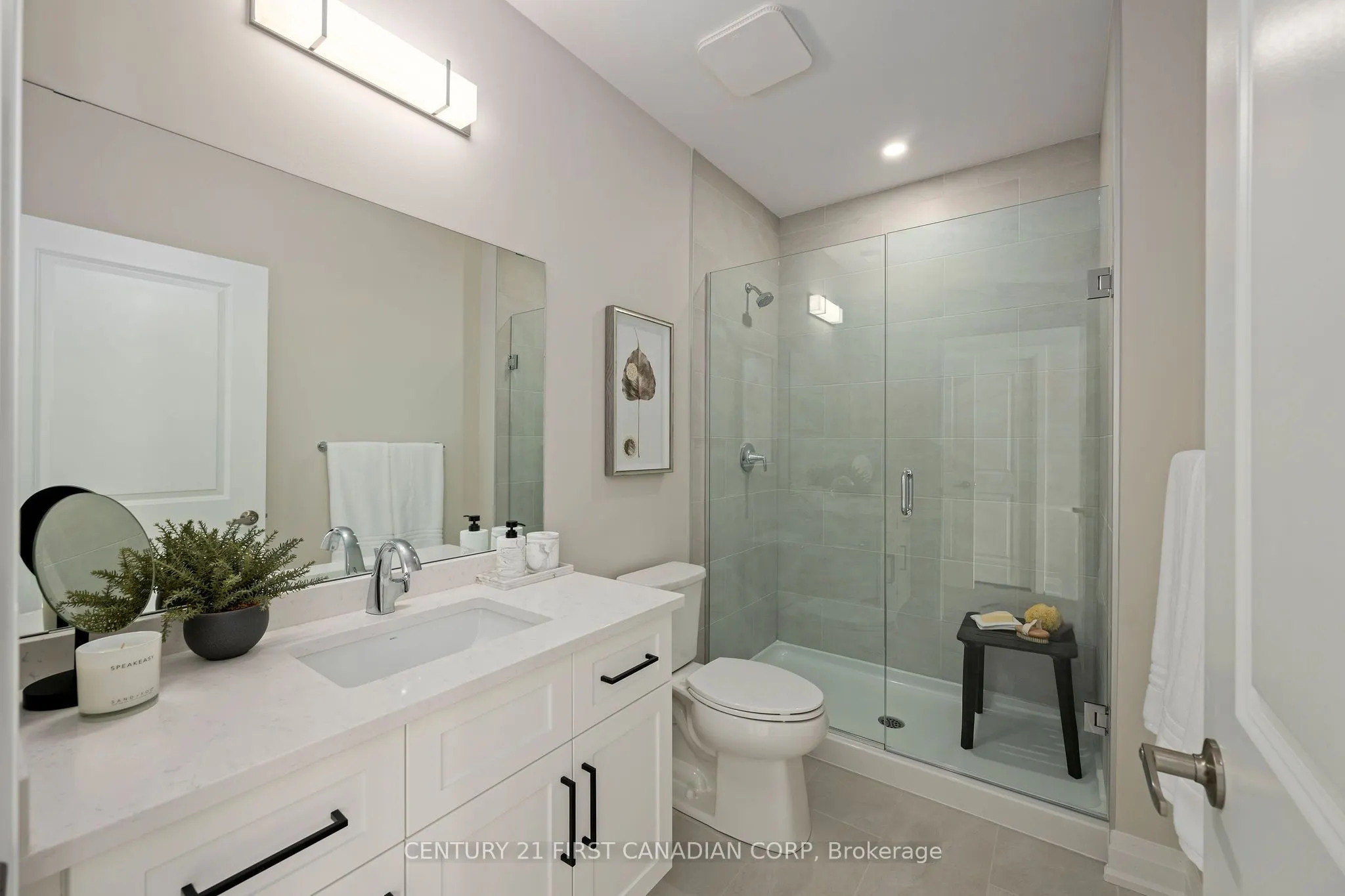 4286 King Street, #903