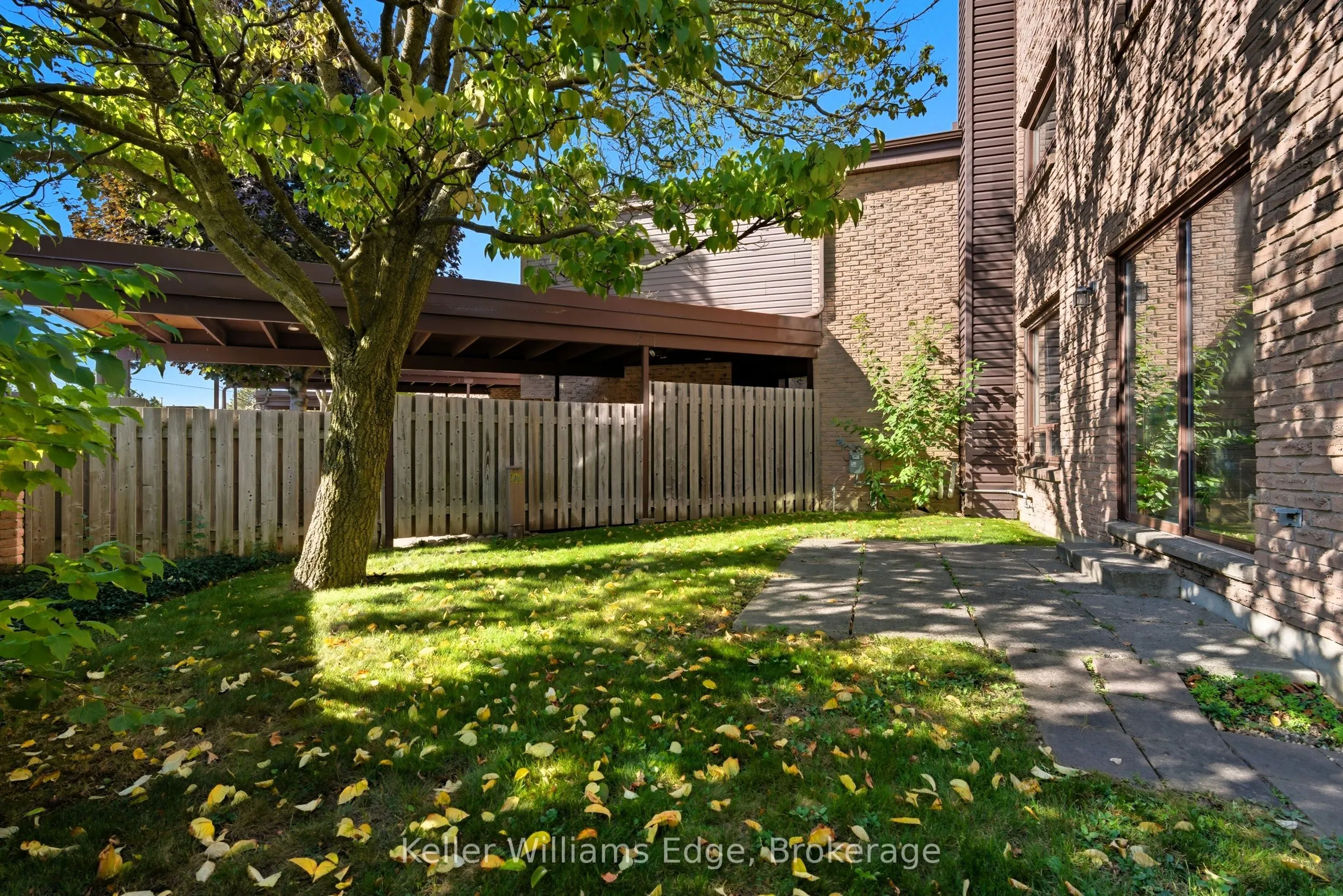 28 Underhill Crescent, #19
