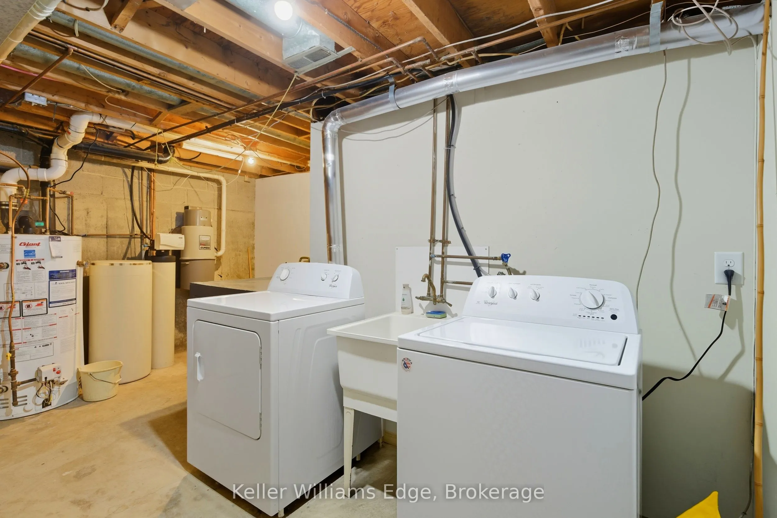 28 Underhill Crescent, #19