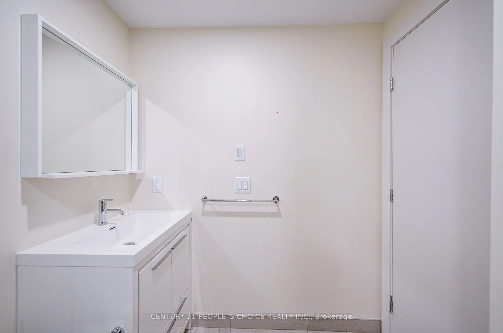 212 King William Street, #401