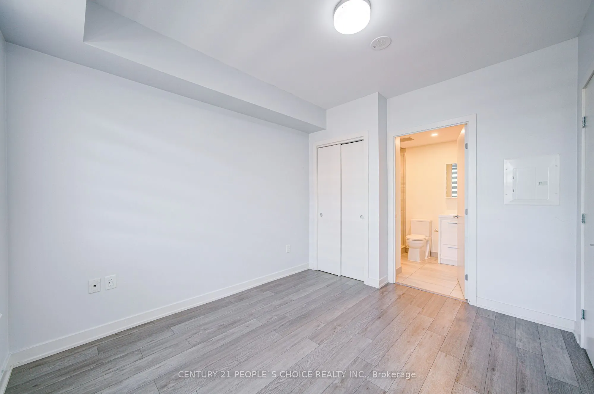 212 King William Street, #401