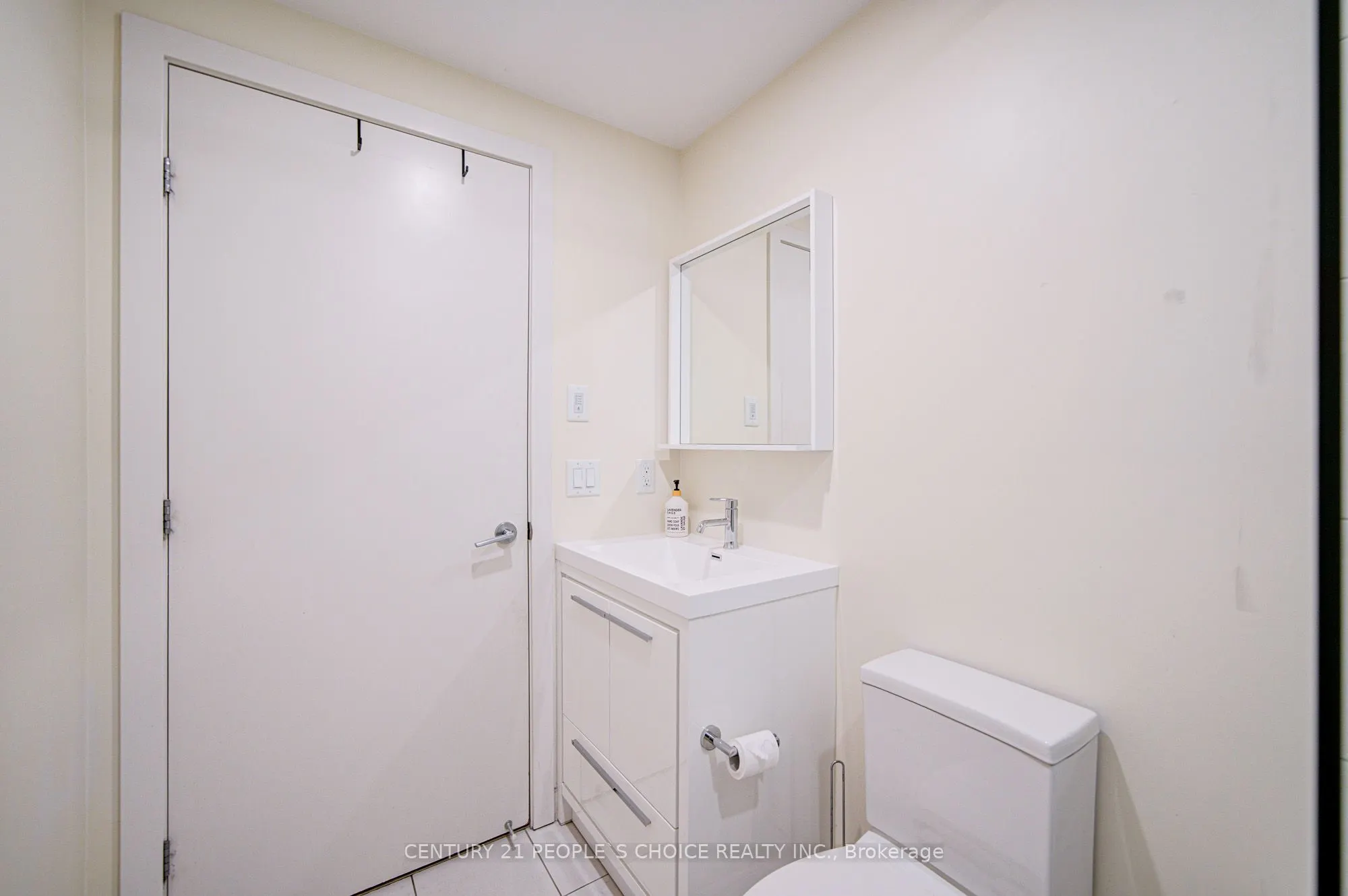212 King William Street, #401