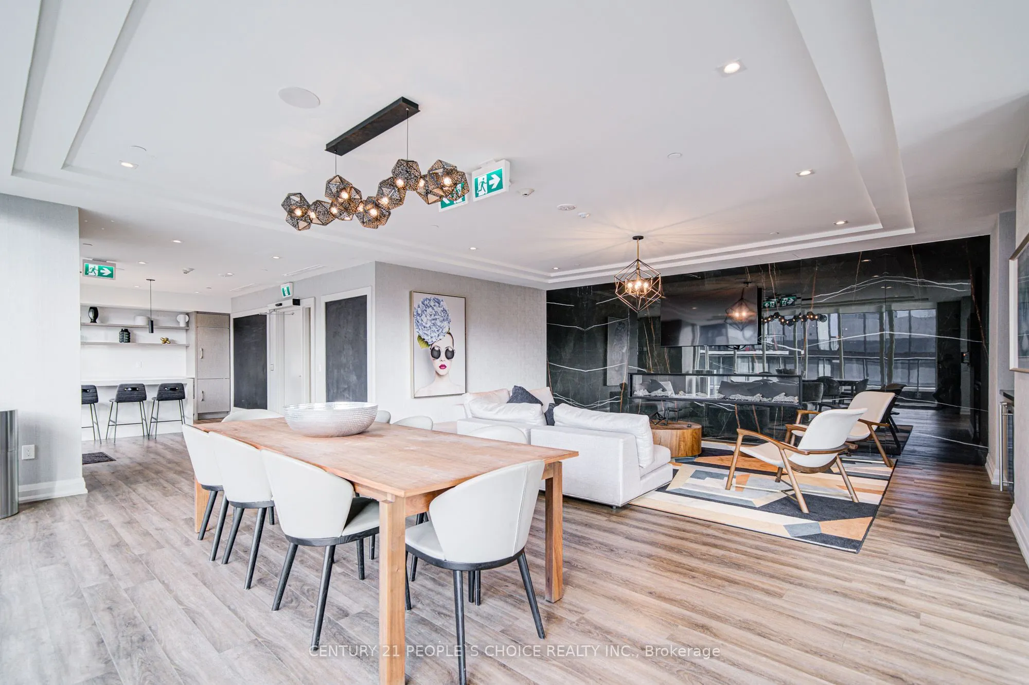 212 King William Street, #401