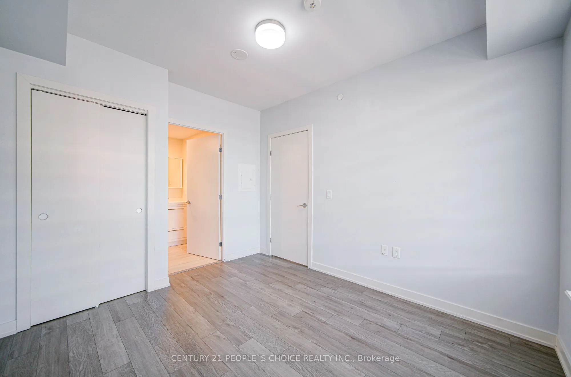 212 King William Street, #401