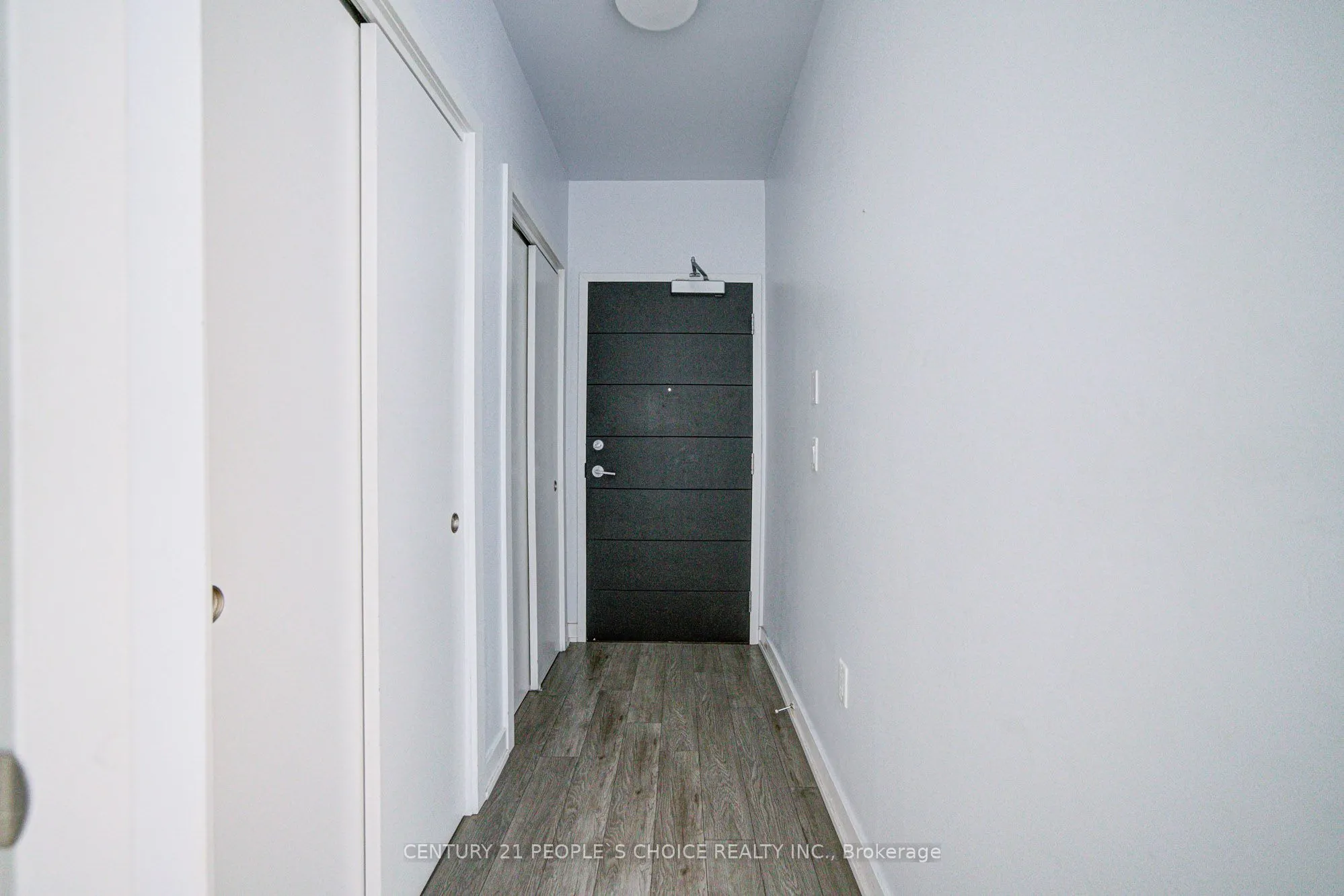 212 King William Street, #401