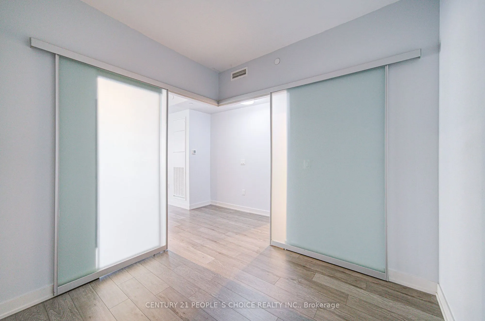 212 King William Street, #401