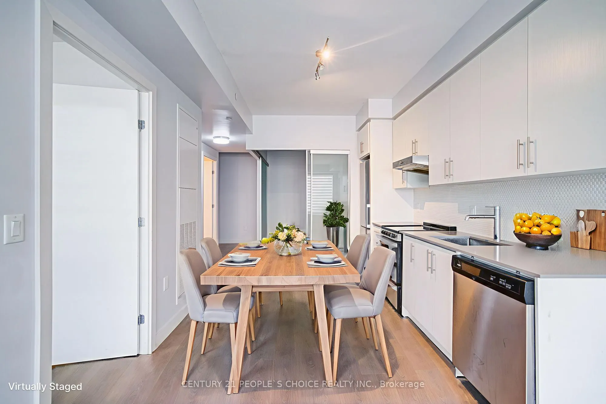 212 King William Street, #401