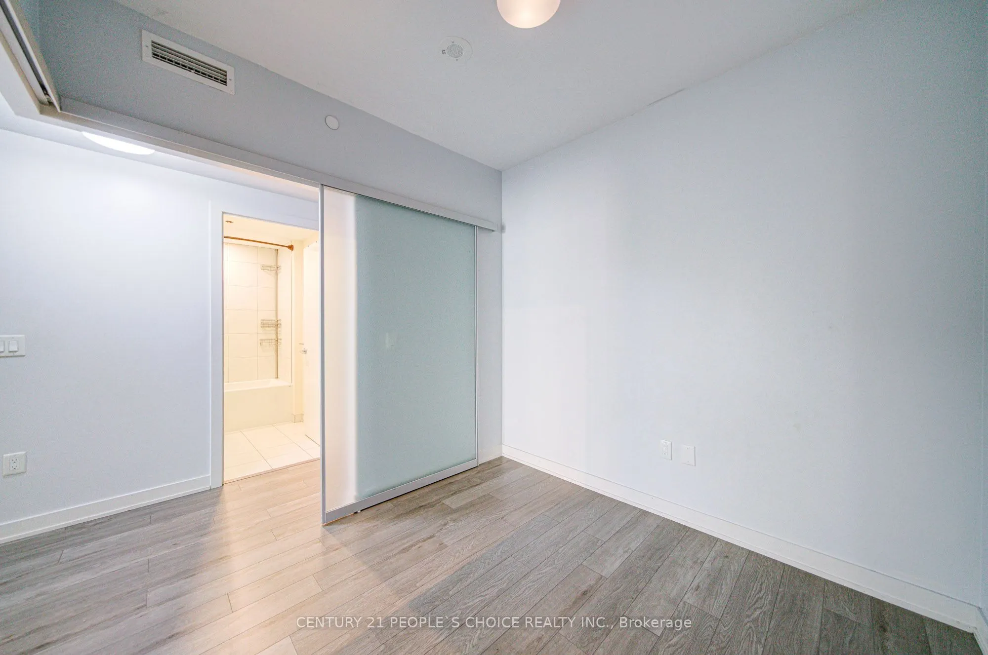 212 King William Street, #401