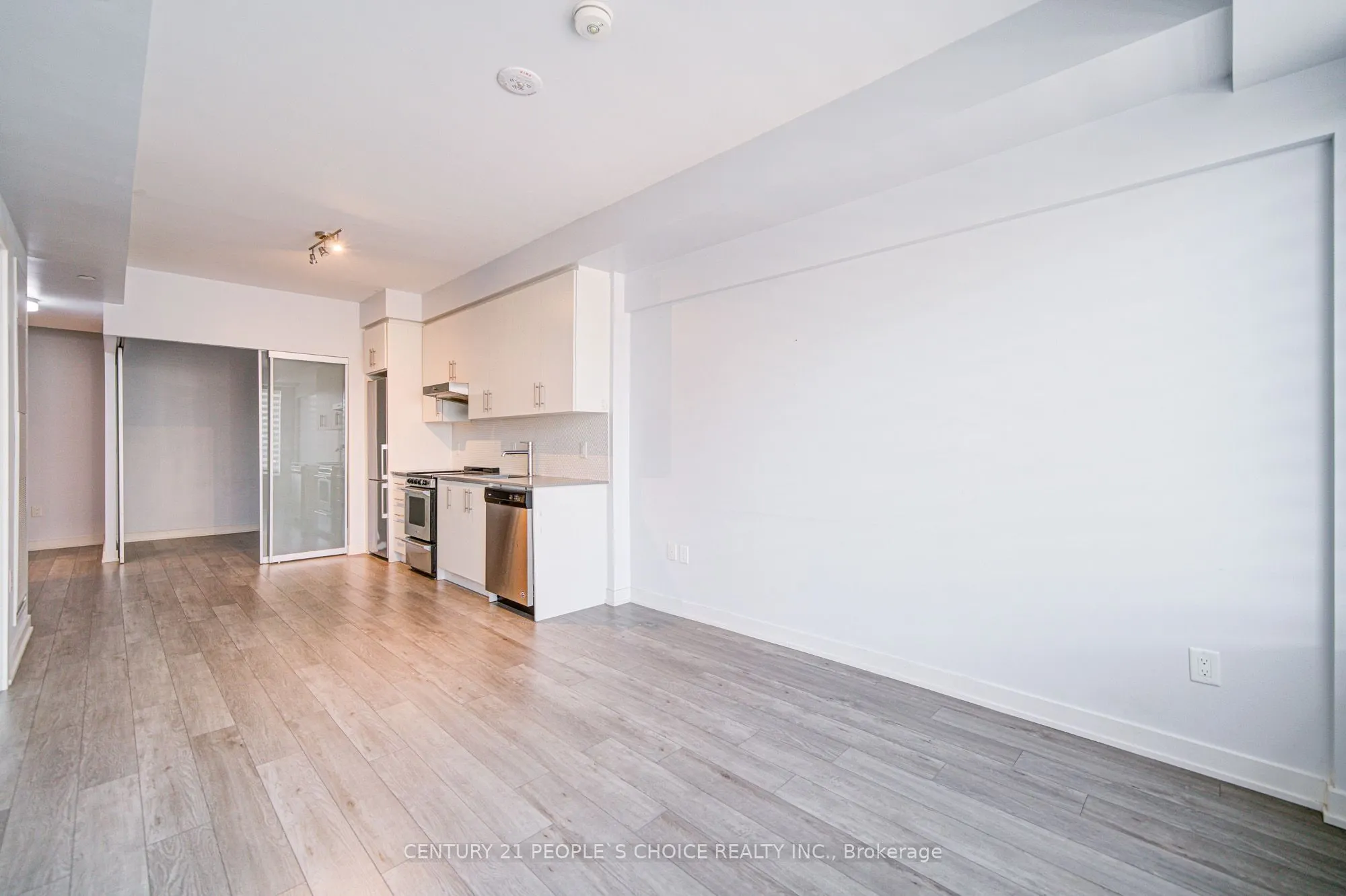 212 King William Street, #401
