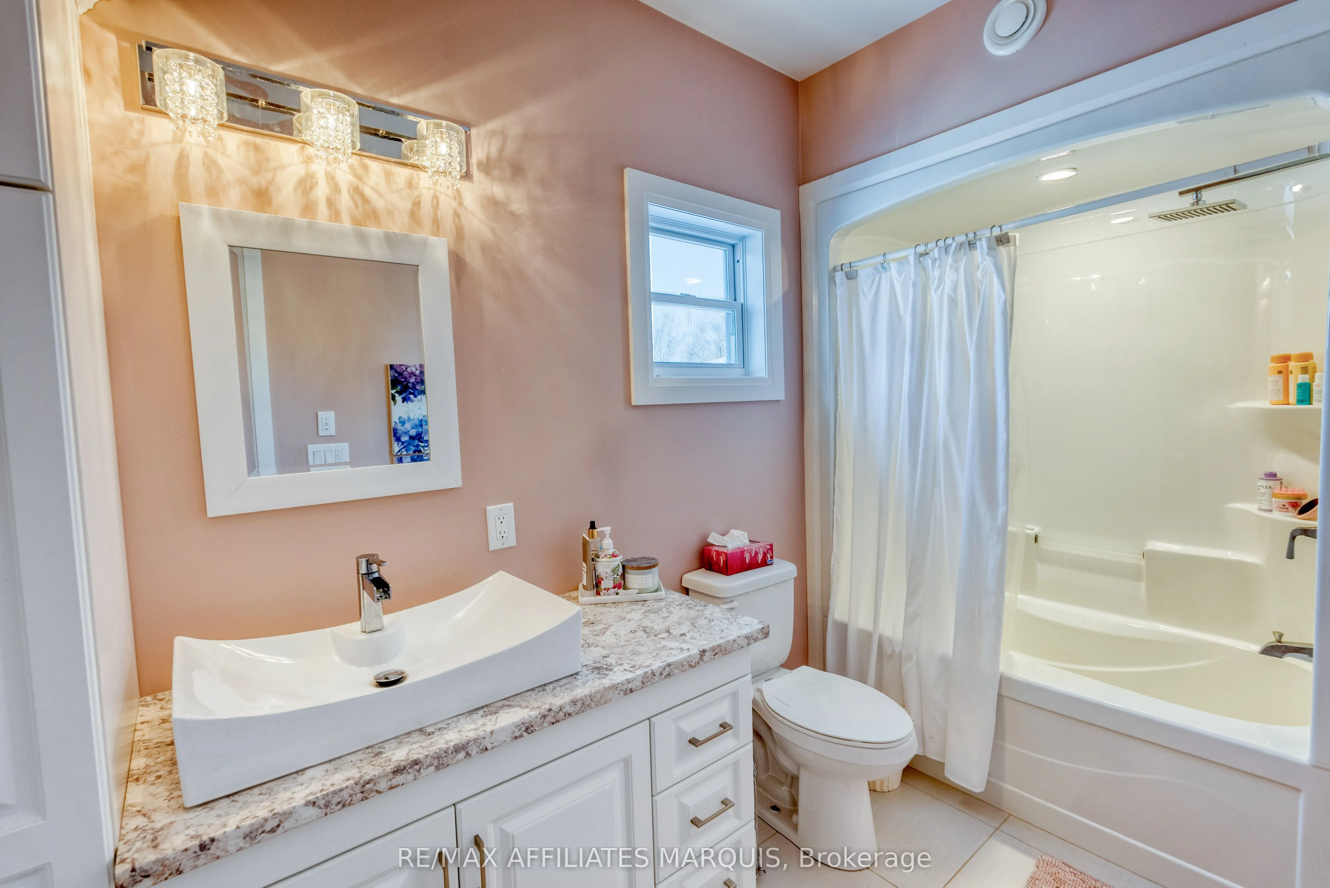 23 TUDOR Circle