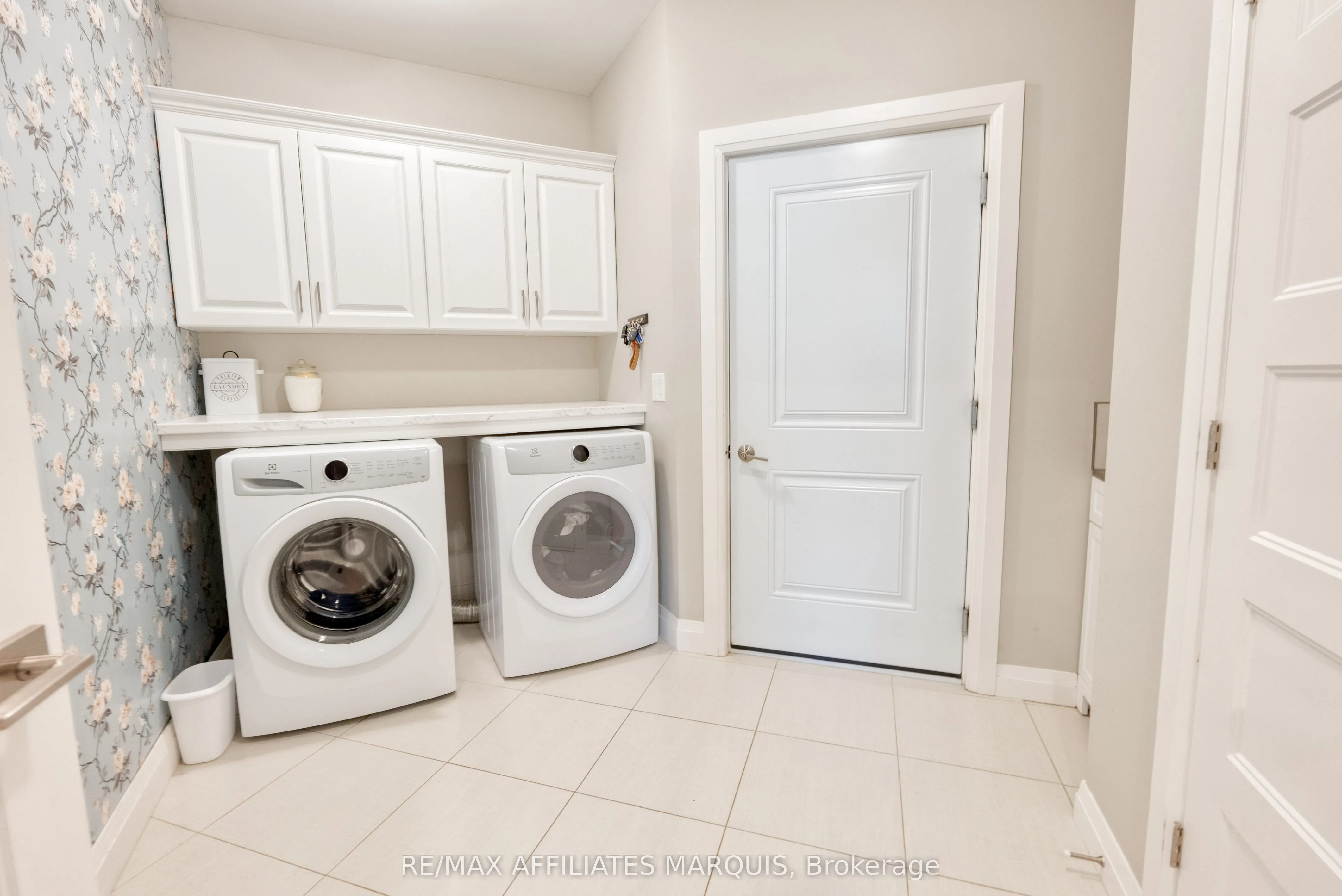 23 TUDOR Circle