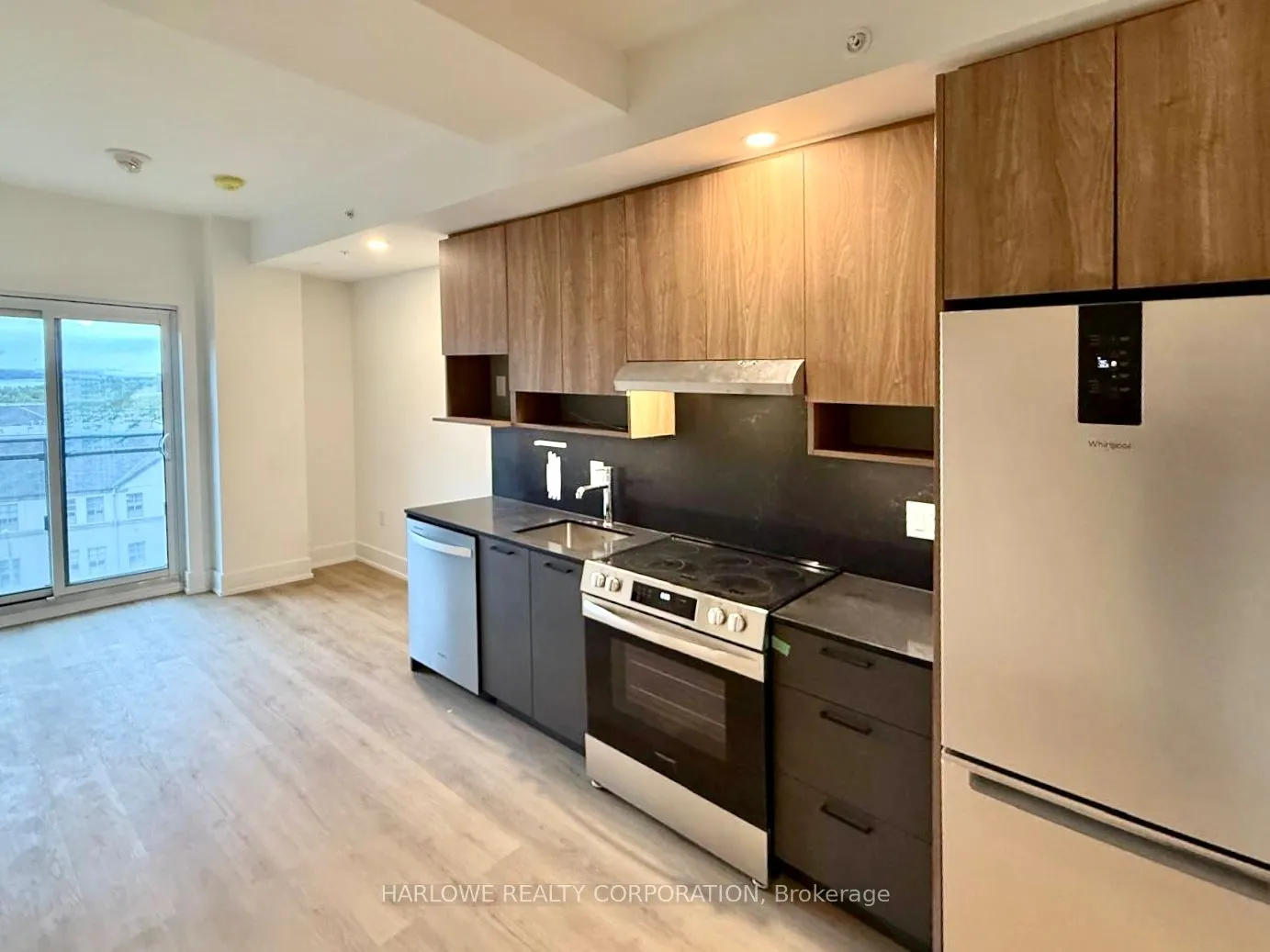 206 King Street W, #607