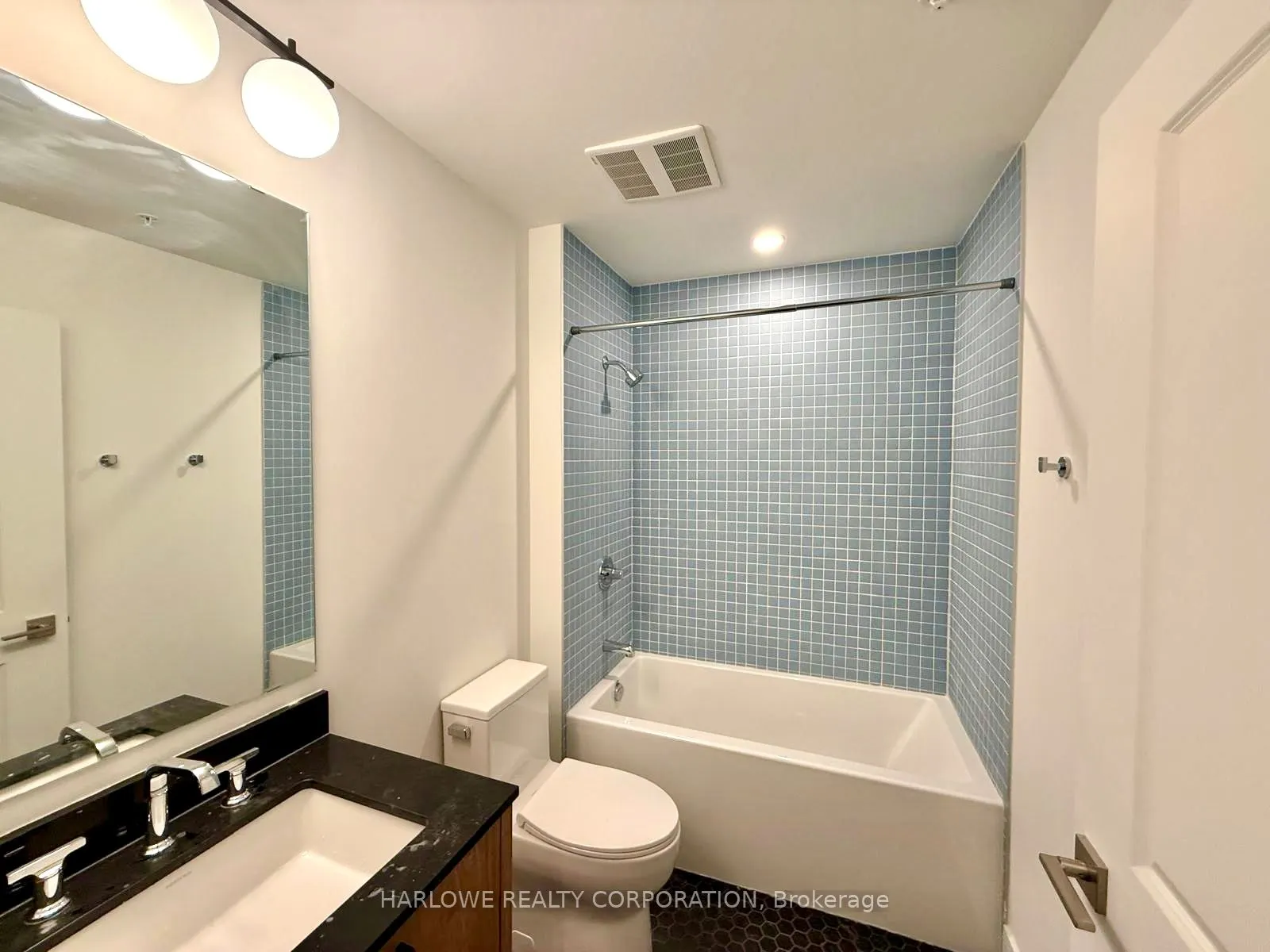 206 King Street W, #607