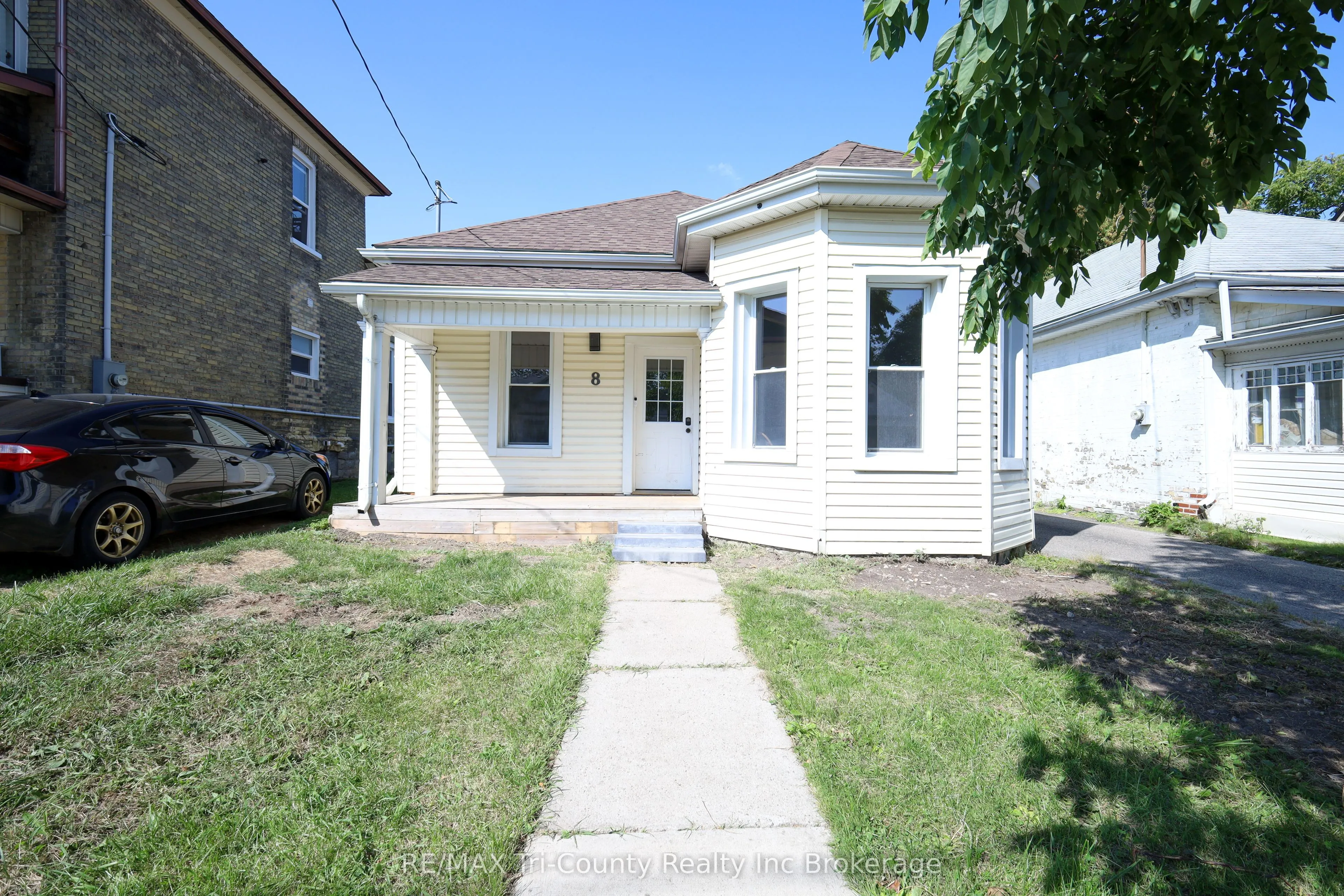 8 Erie Street