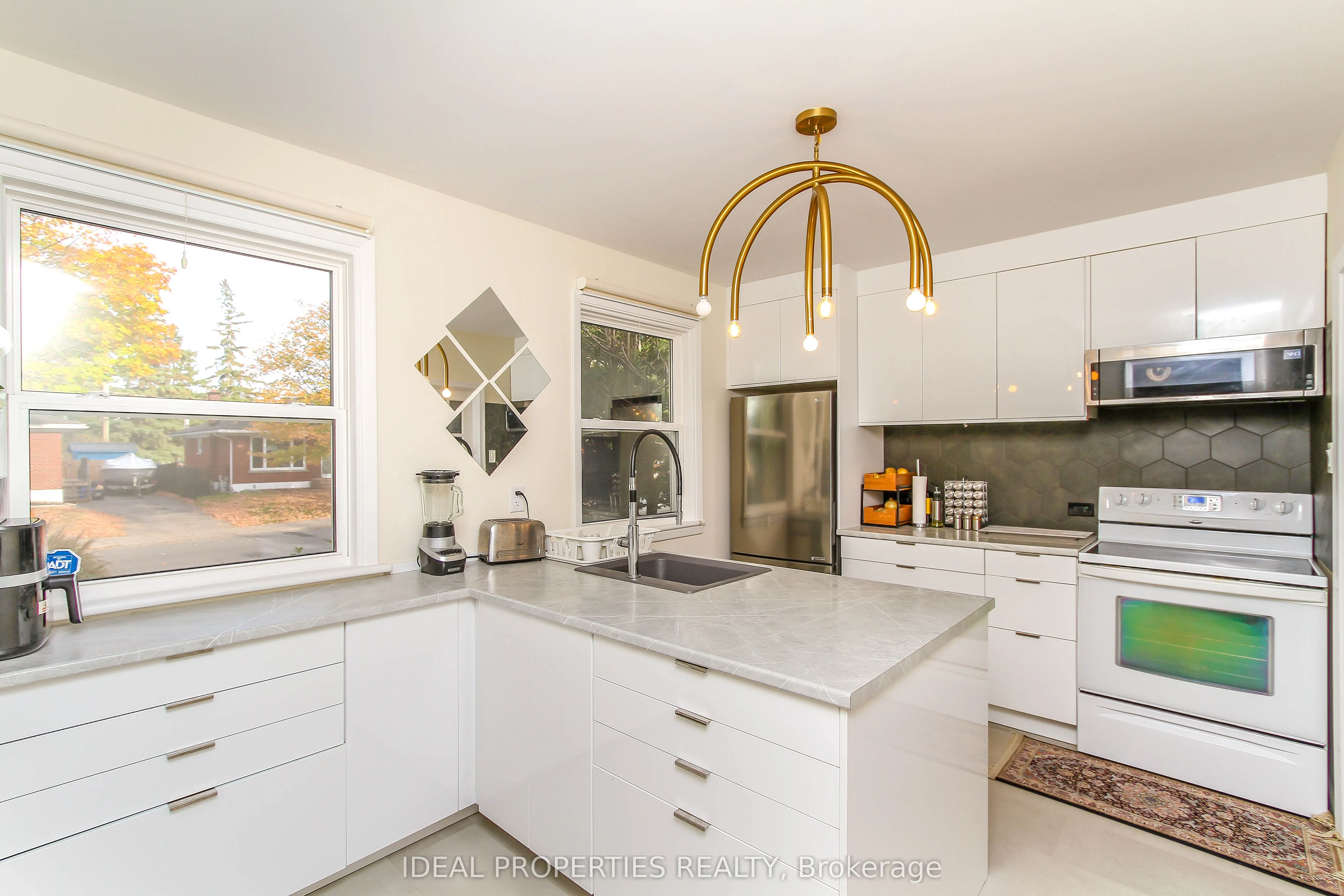 2034 Saunderson Drive, #A