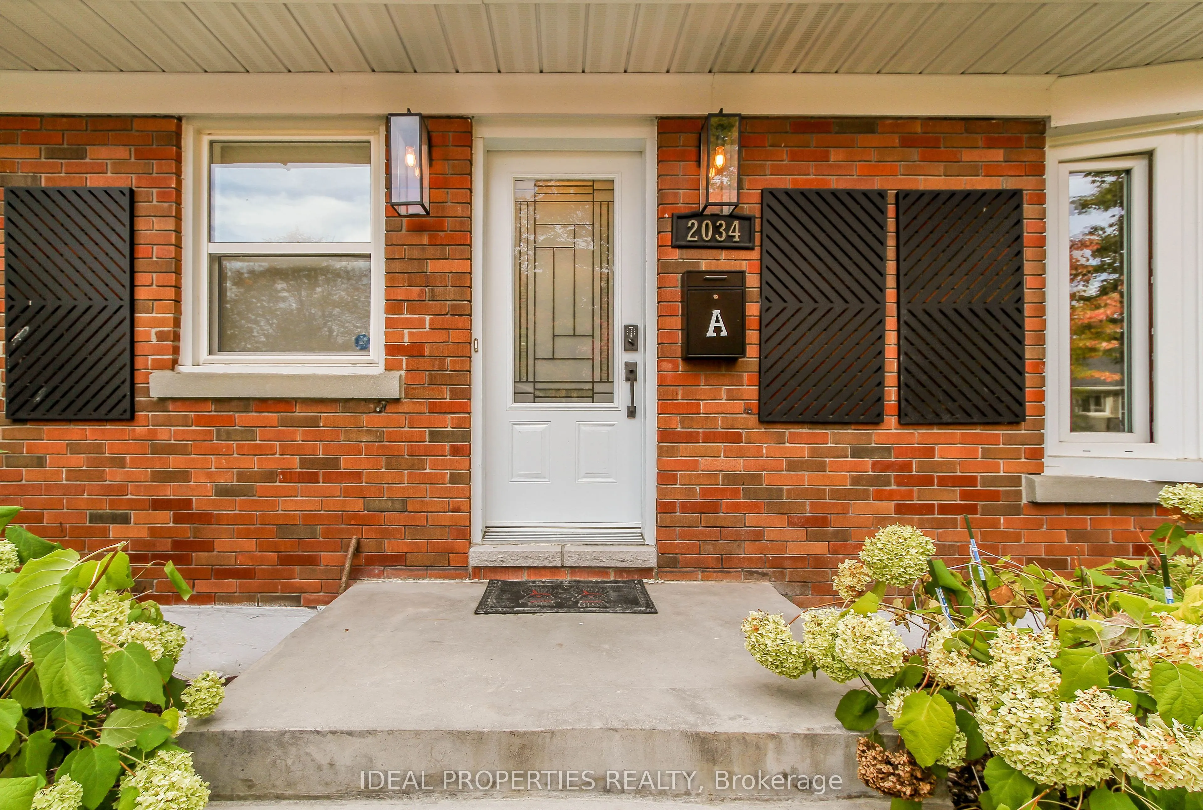 2034 Saunderson Drive, #A