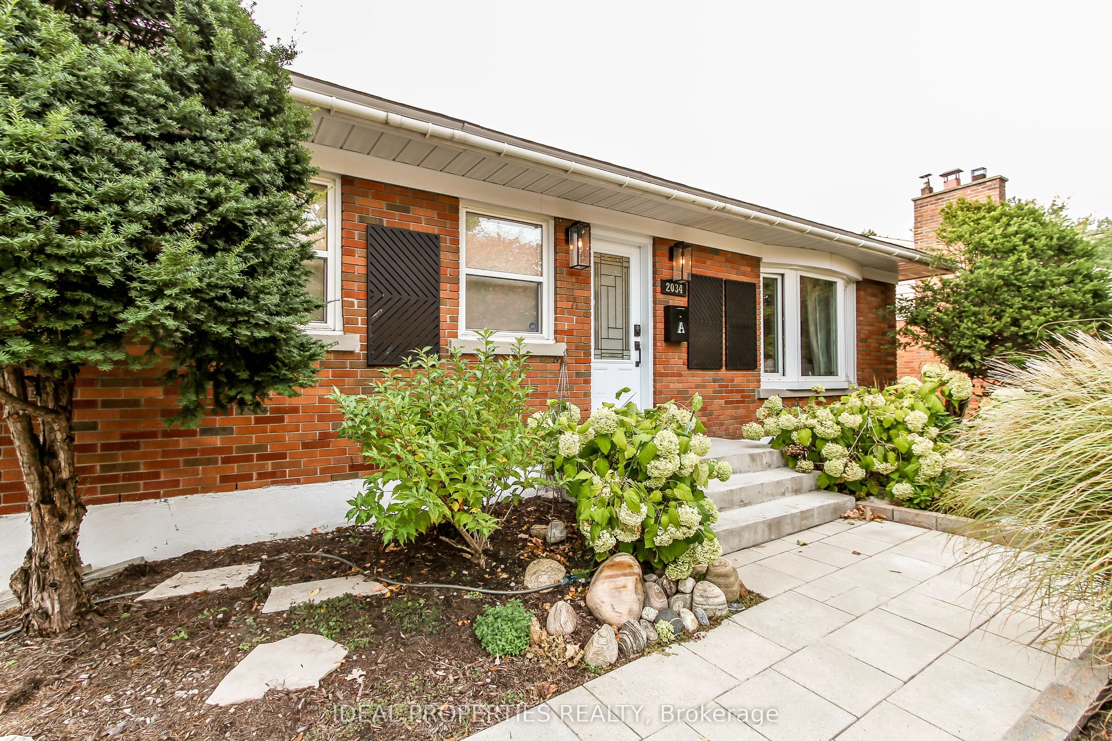 2034 Saunderson Drive, #A