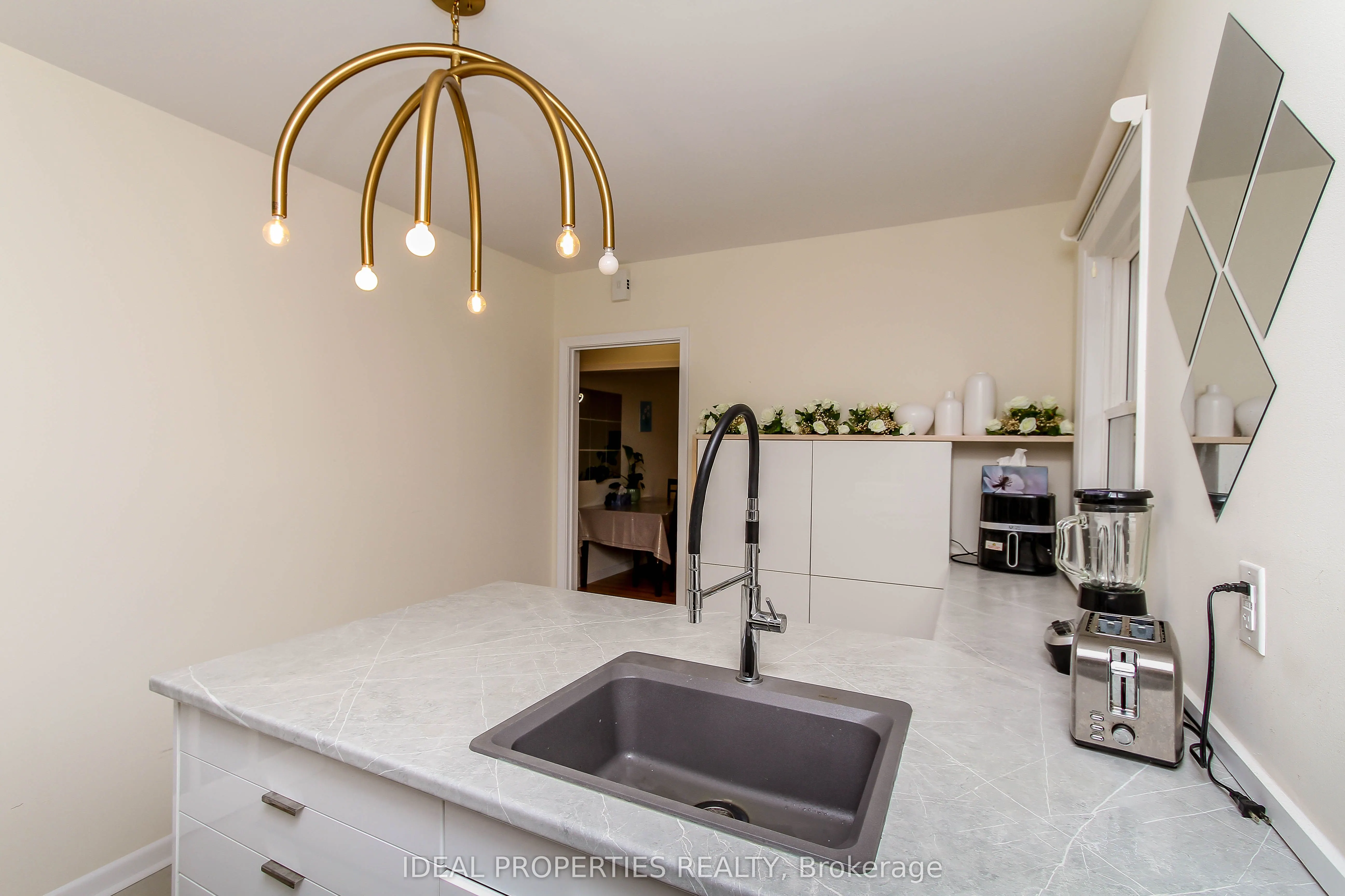 2034 Saunderson Drive, #A