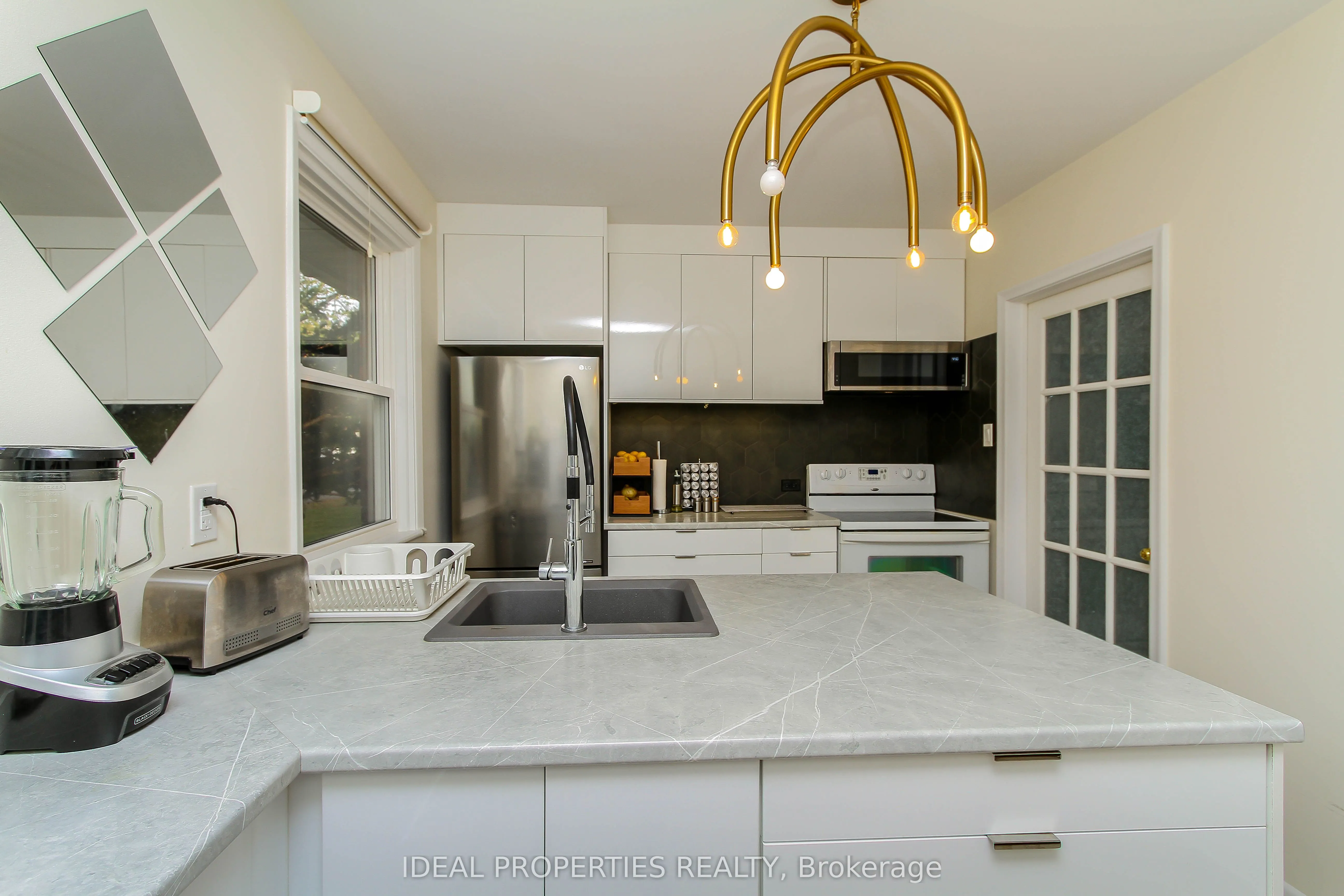 2034 Saunderson Drive, #A