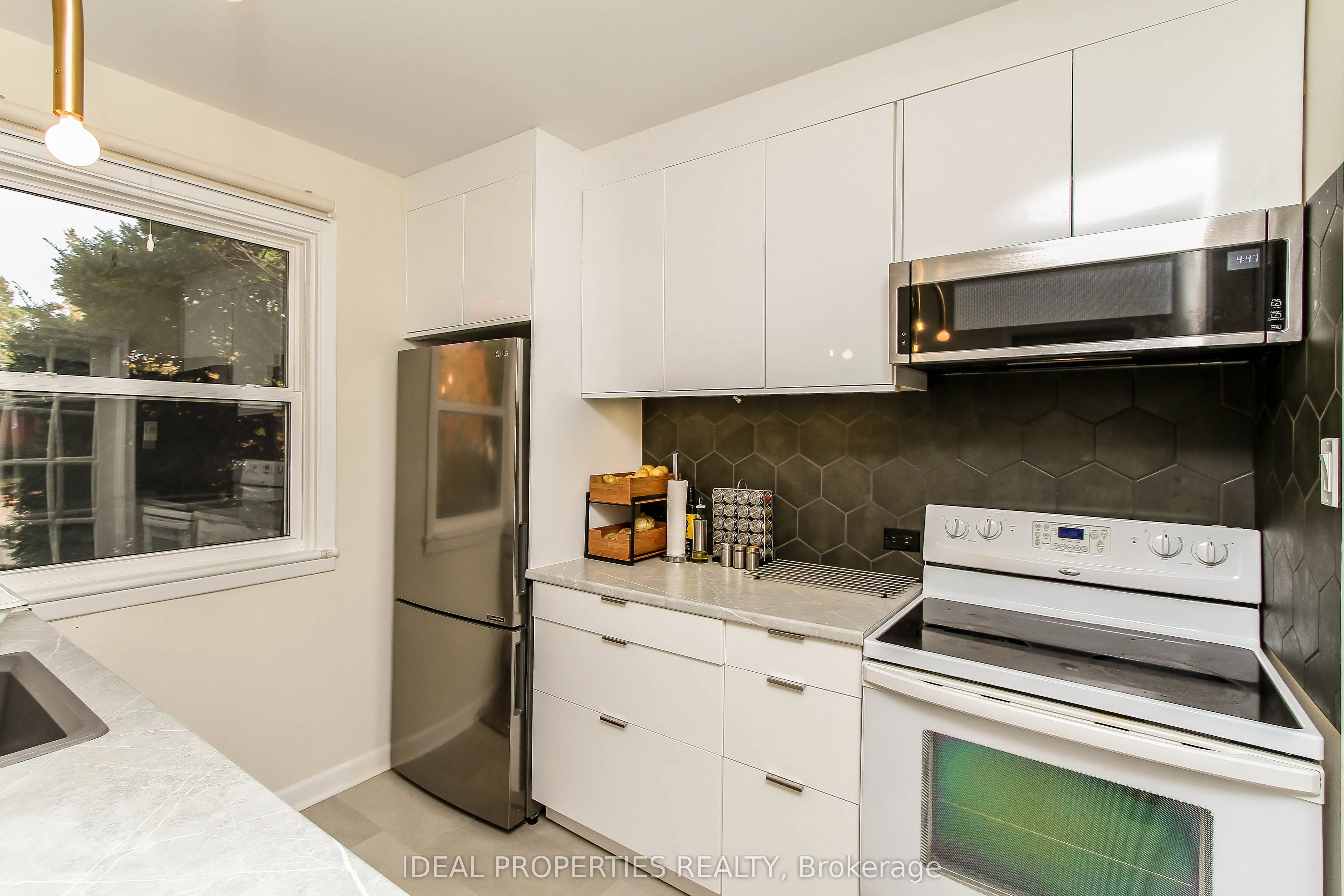 2034 Saunderson Drive, #A