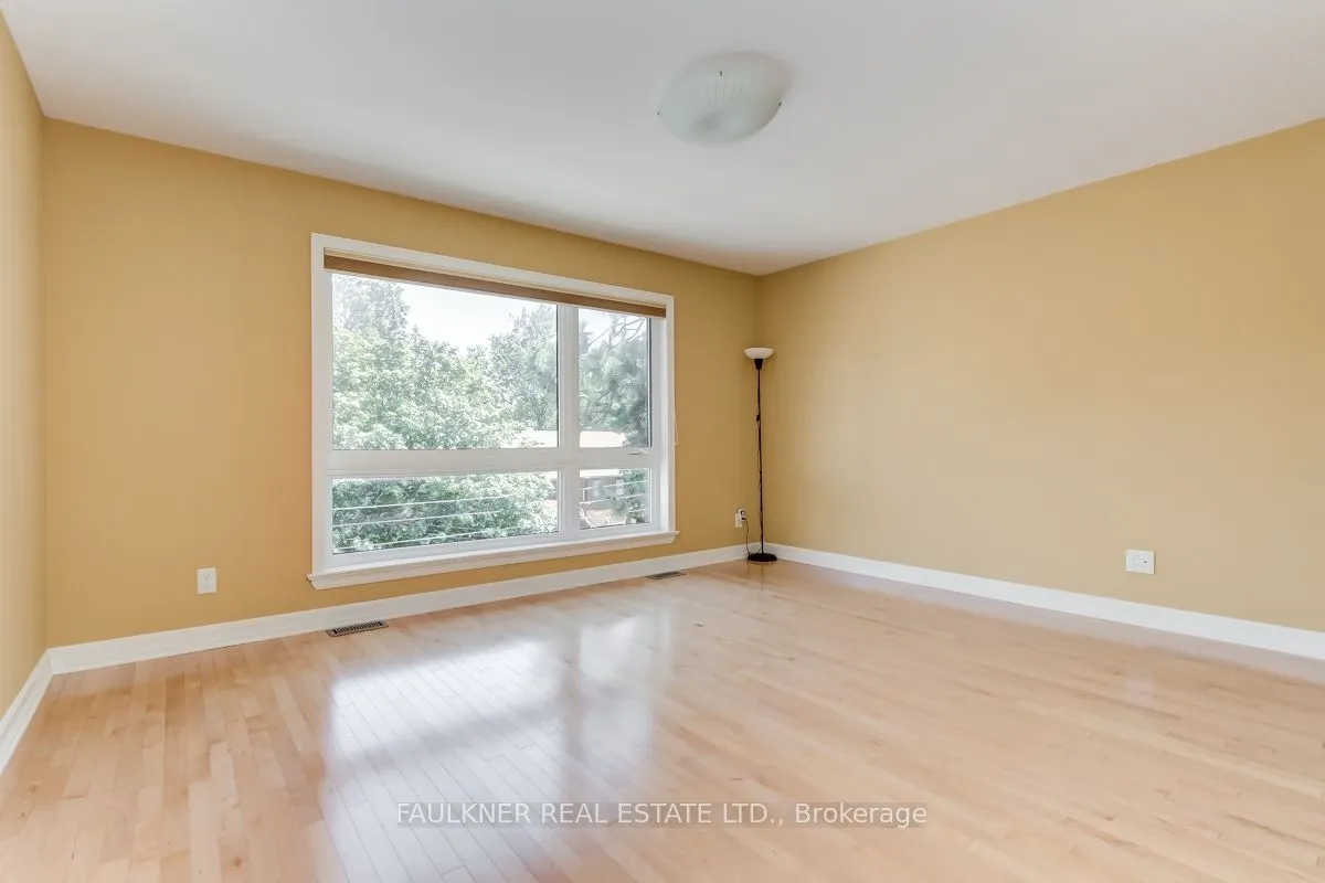 32 Leonard Avenue