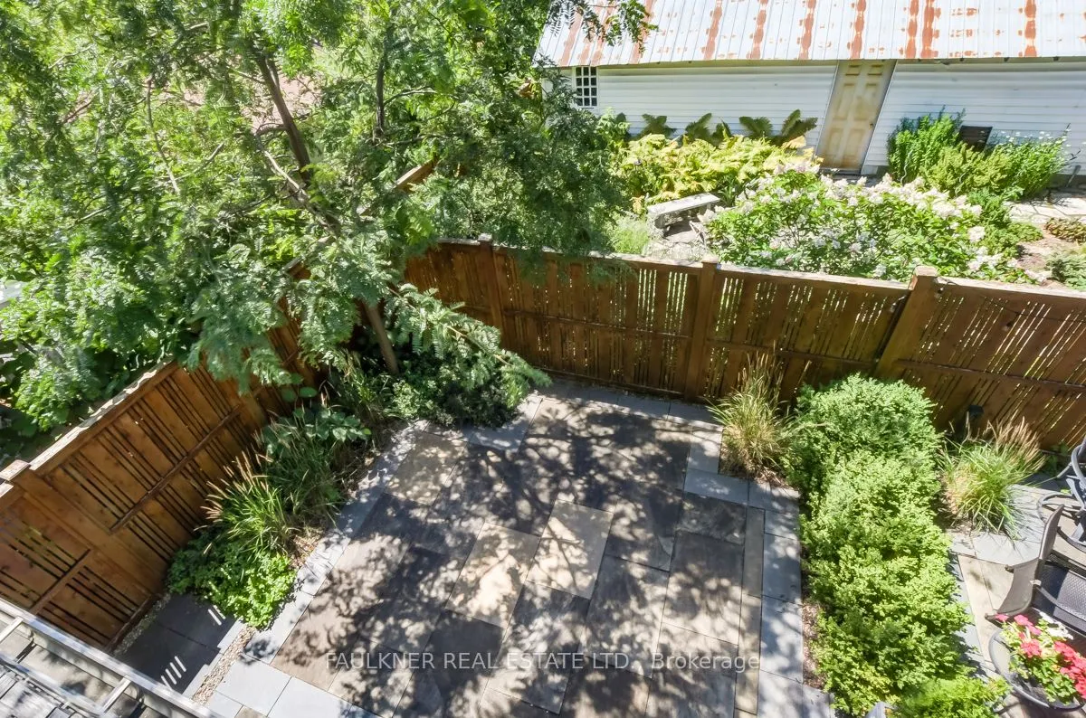 32 Leonard Avenue