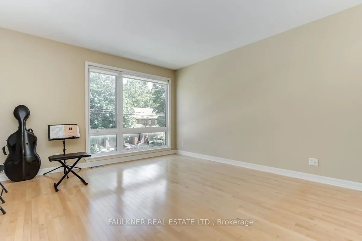 32 Leonard Avenue