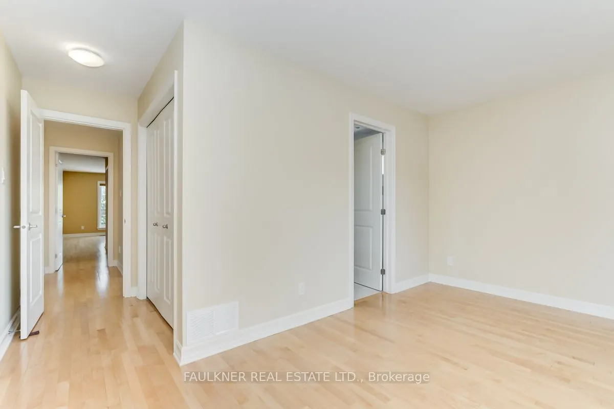 32 Leonard Avenue
