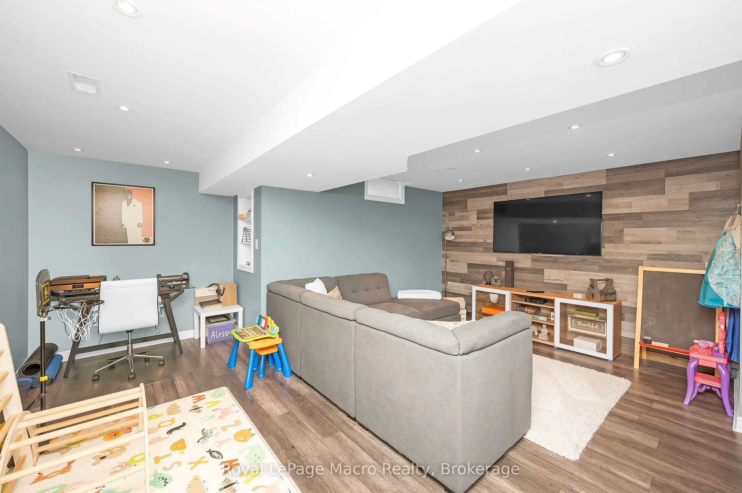 69 Escarpment Drive
