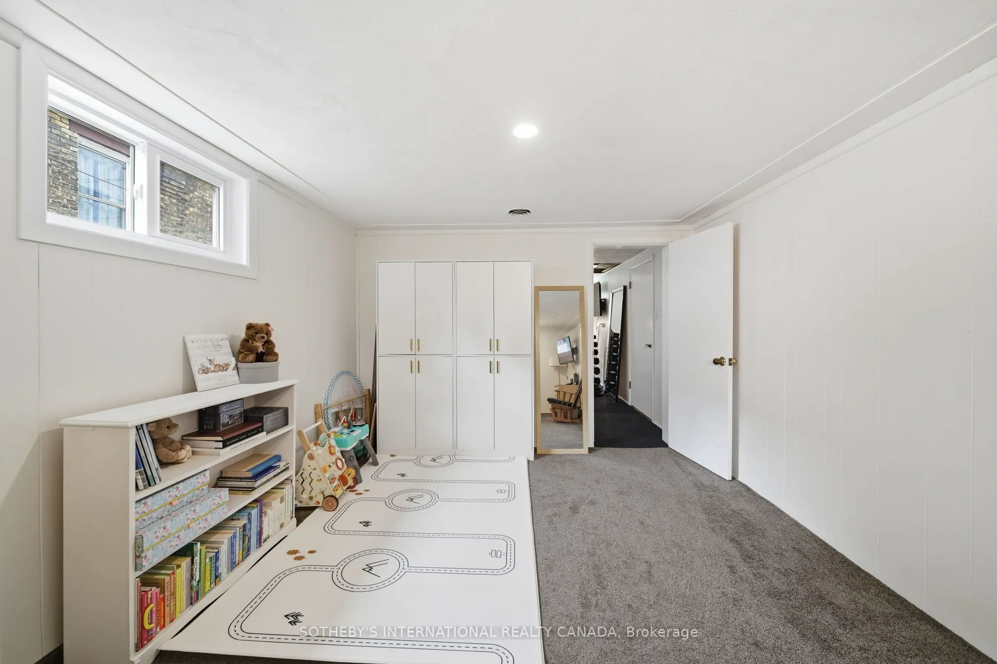 23 East 16th Street