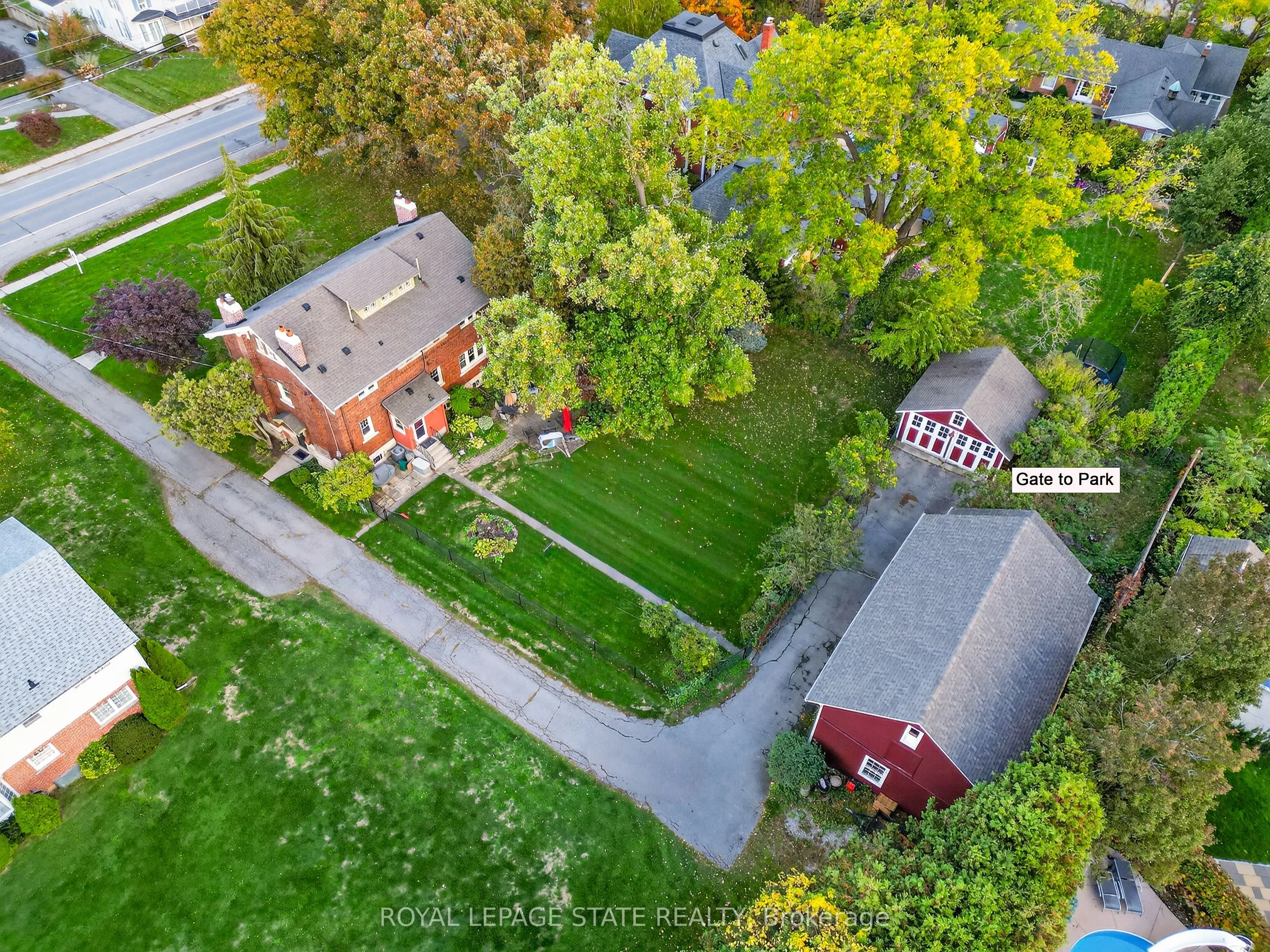 102 Main Street E