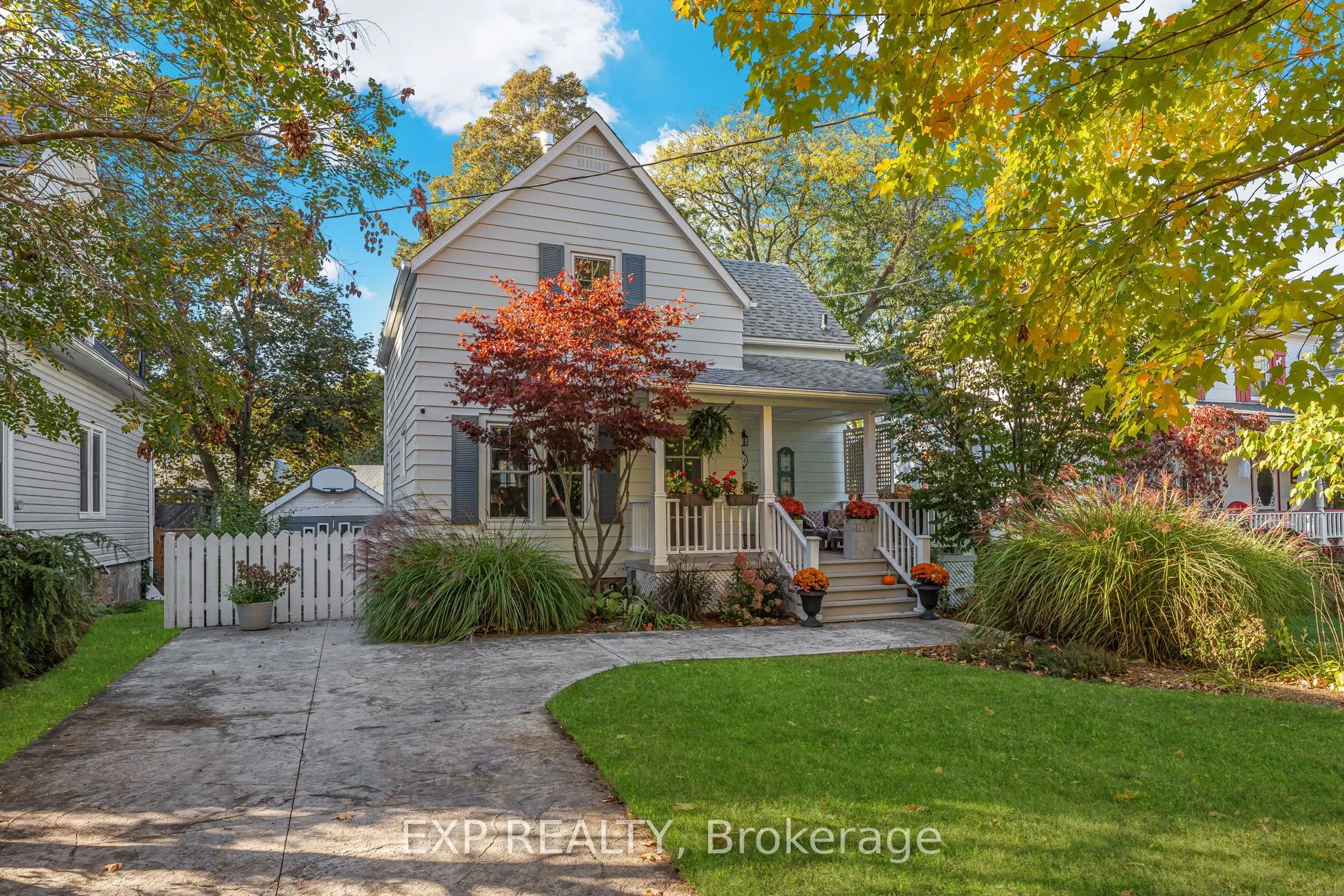 24 Robinson Street S