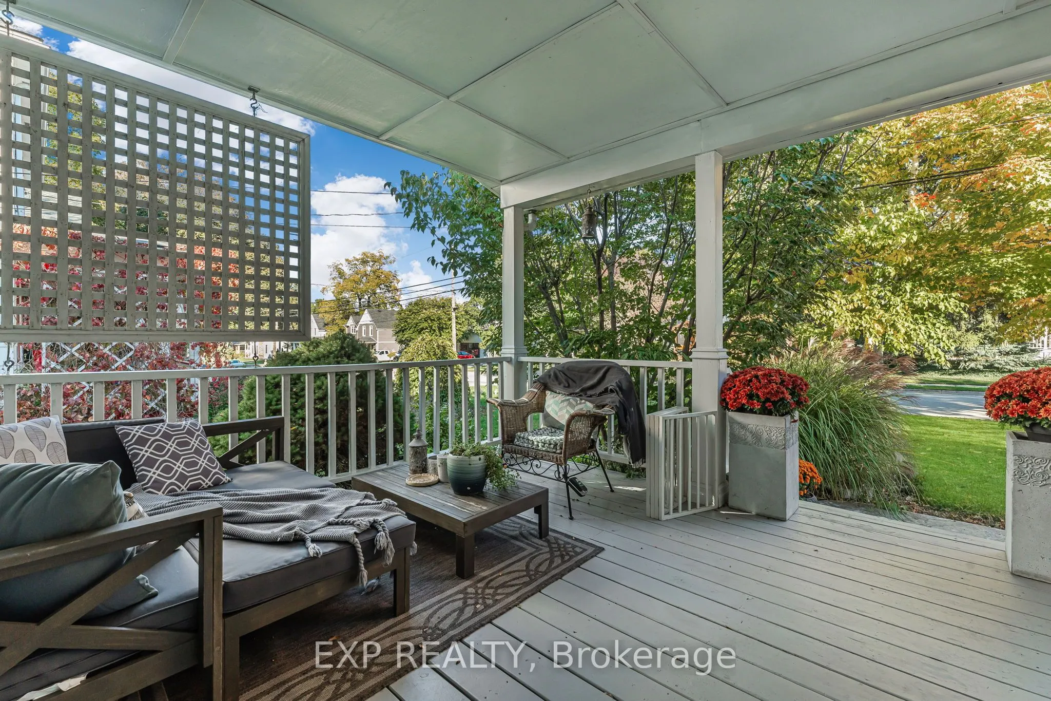 24 Robinson Street S