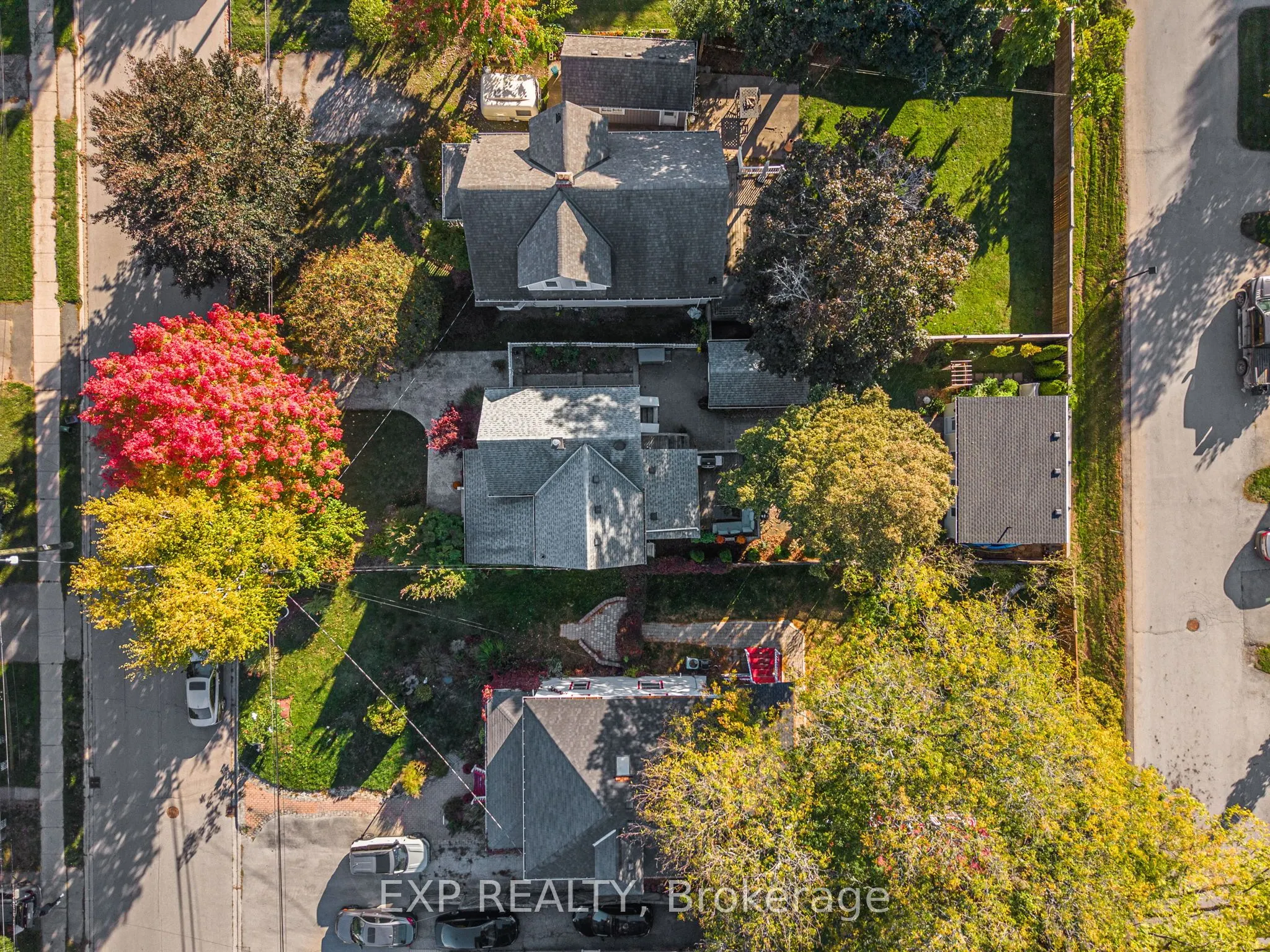 24 Robinson Street S