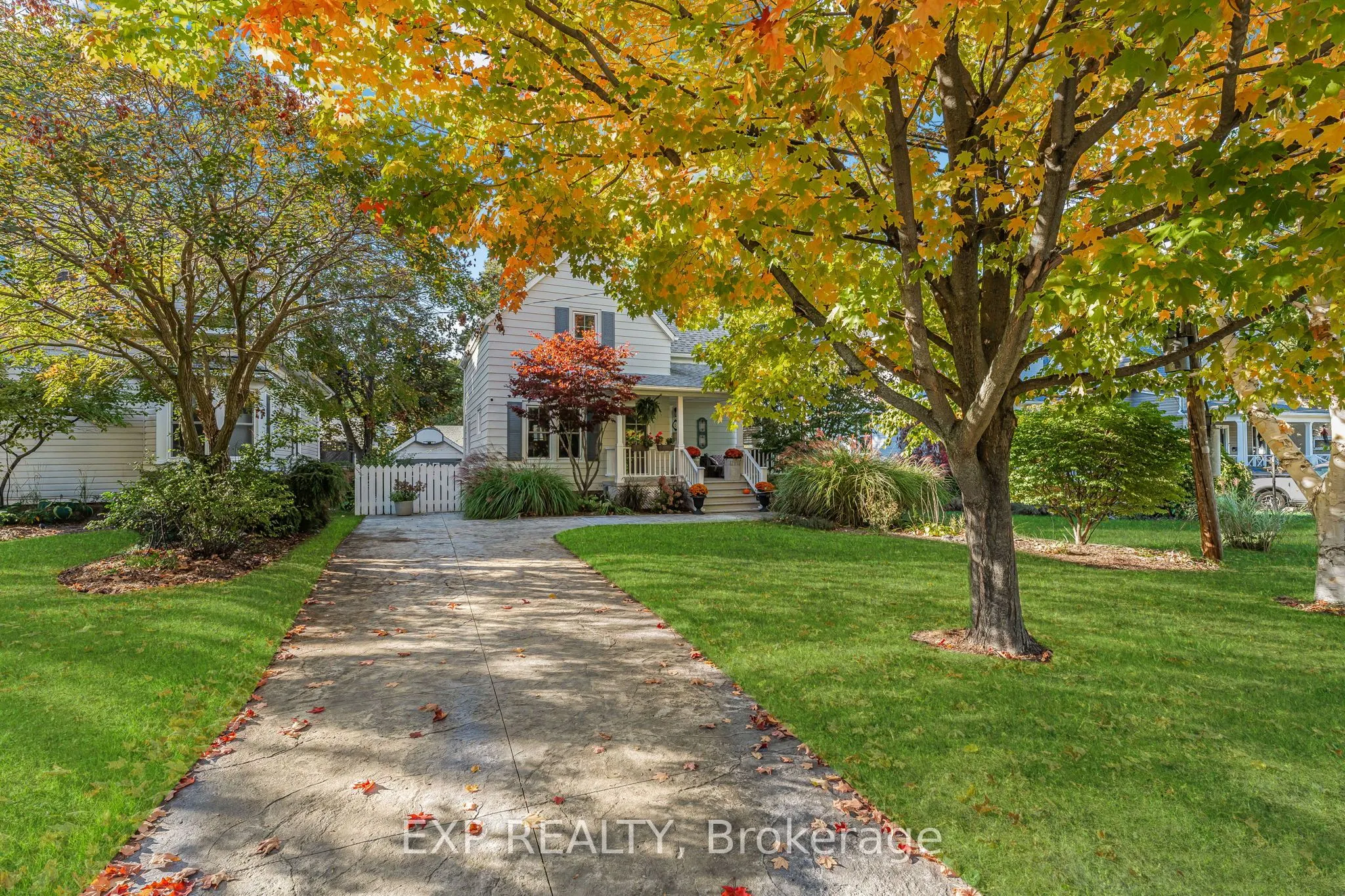 24 Robinson Street S