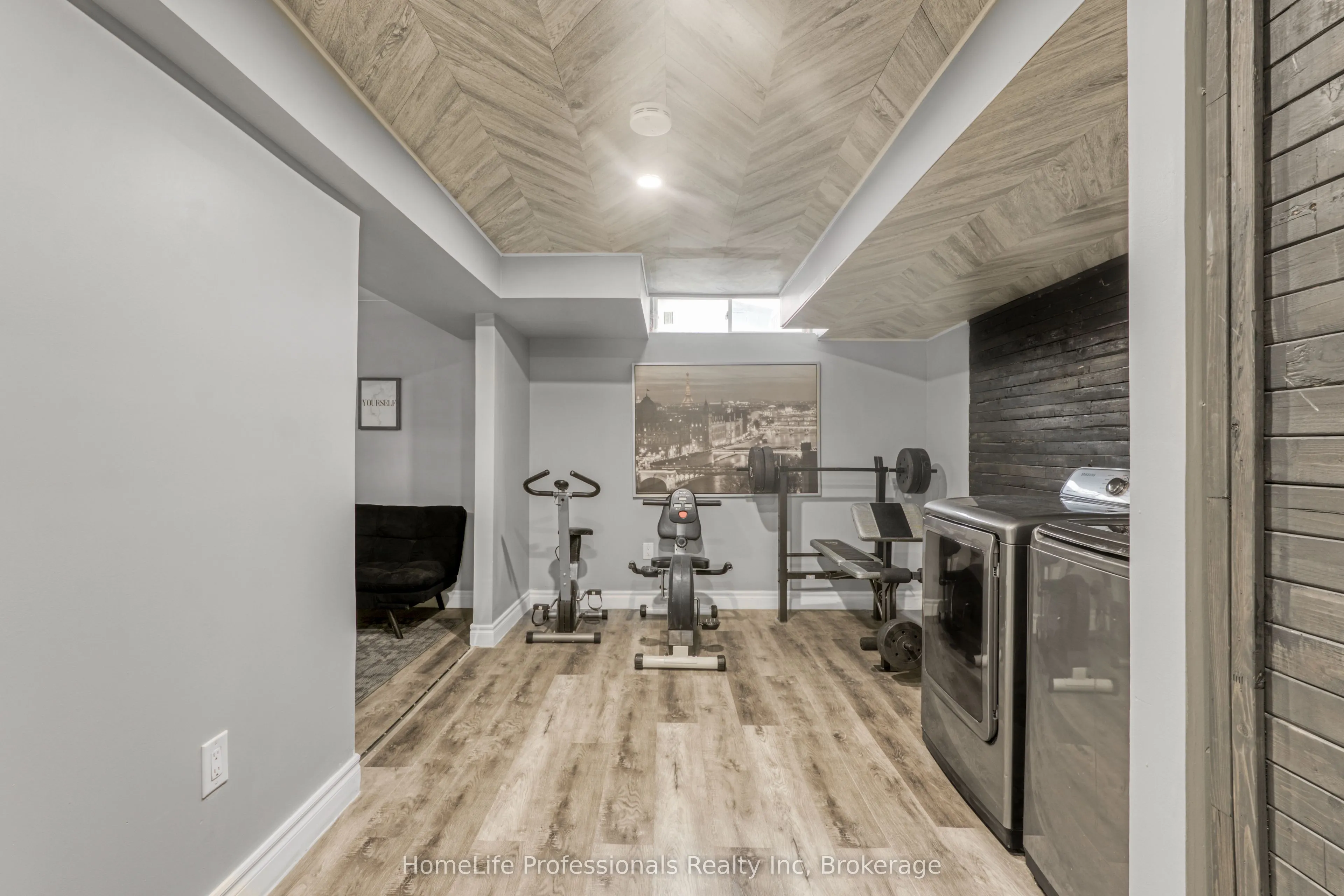 186 Whitwell Way