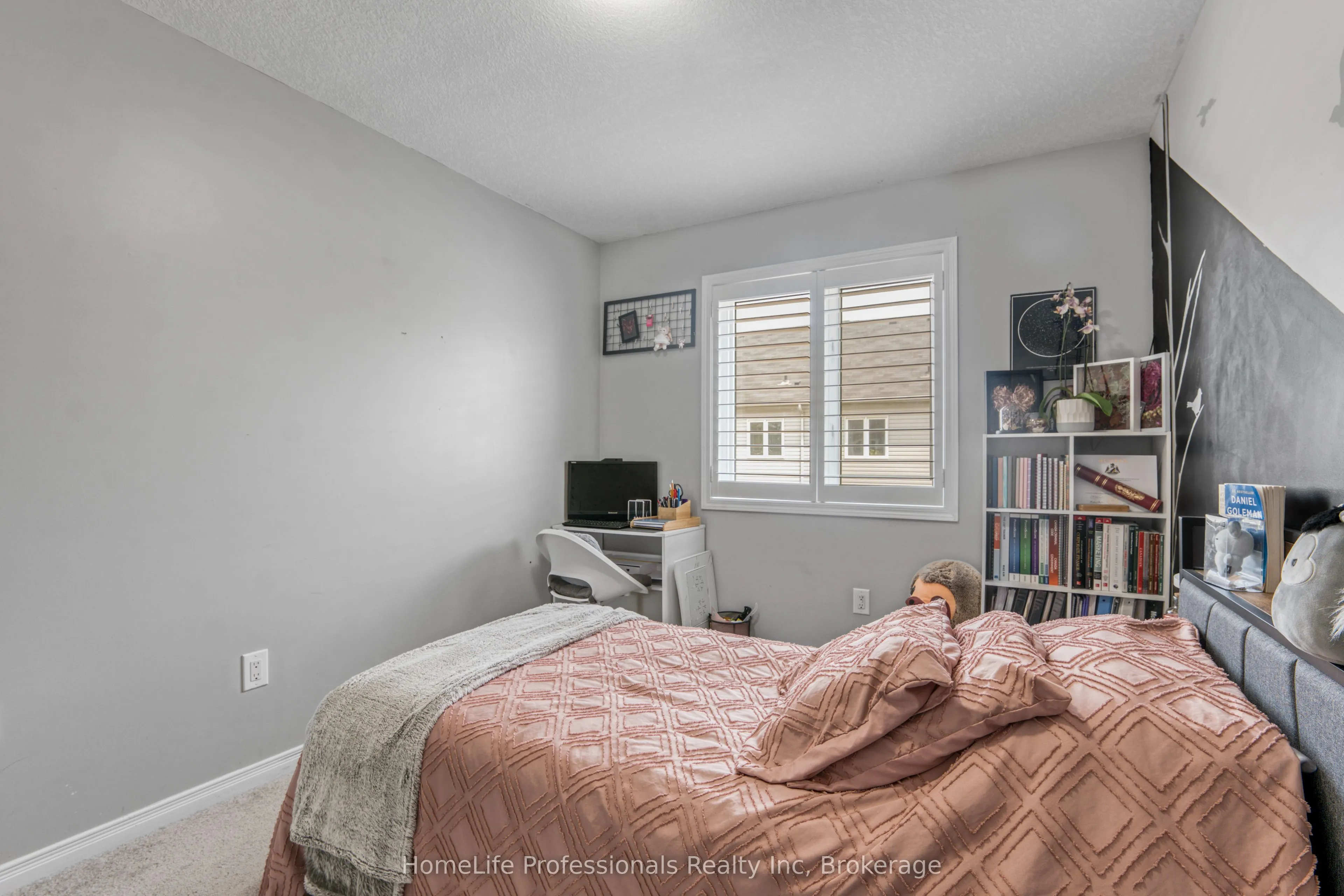 186 Whitwell Way