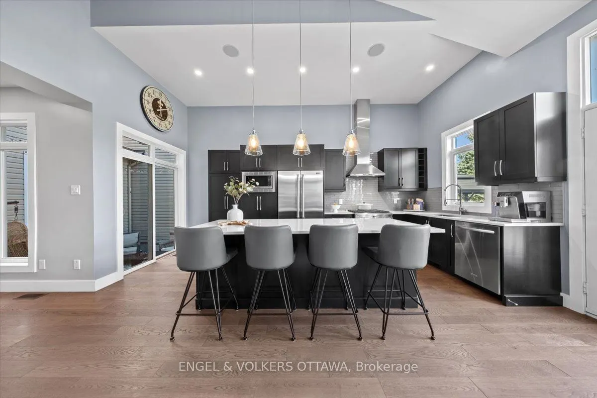 1003 Markwick Crescent