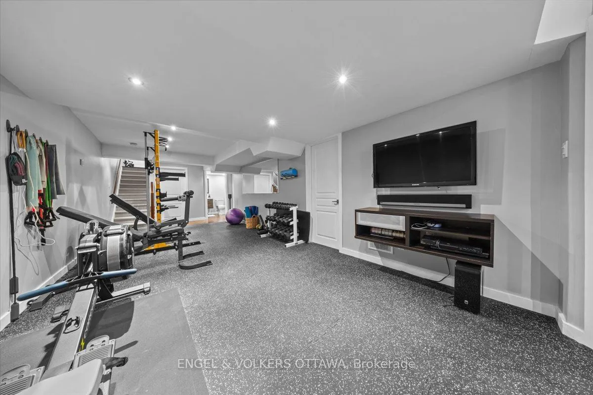 1003 Markwick Crescent
