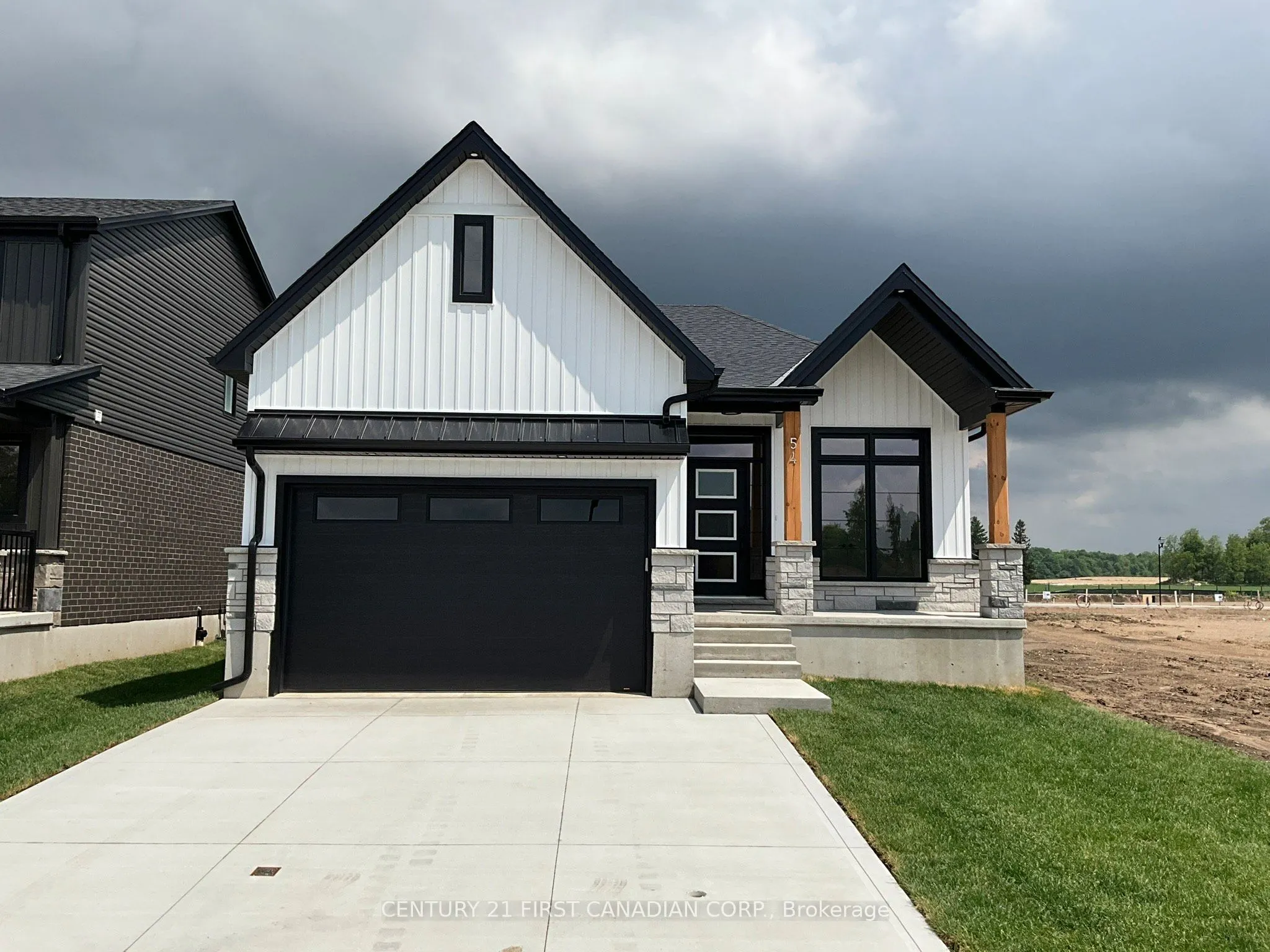 56 POSTMA Crescent